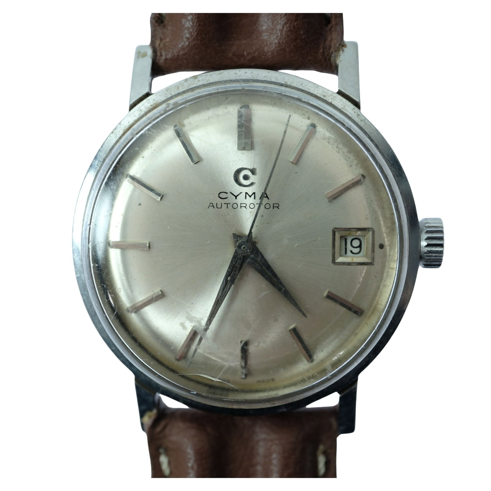 Vintage Men's Cyma Wristwatch with Silver Case & Dial: Date Function. New Stitched Leather Band Size Case approx 35mm Condition Automatic. Working. Small edge crack in orininal glass noted Medium Vintage