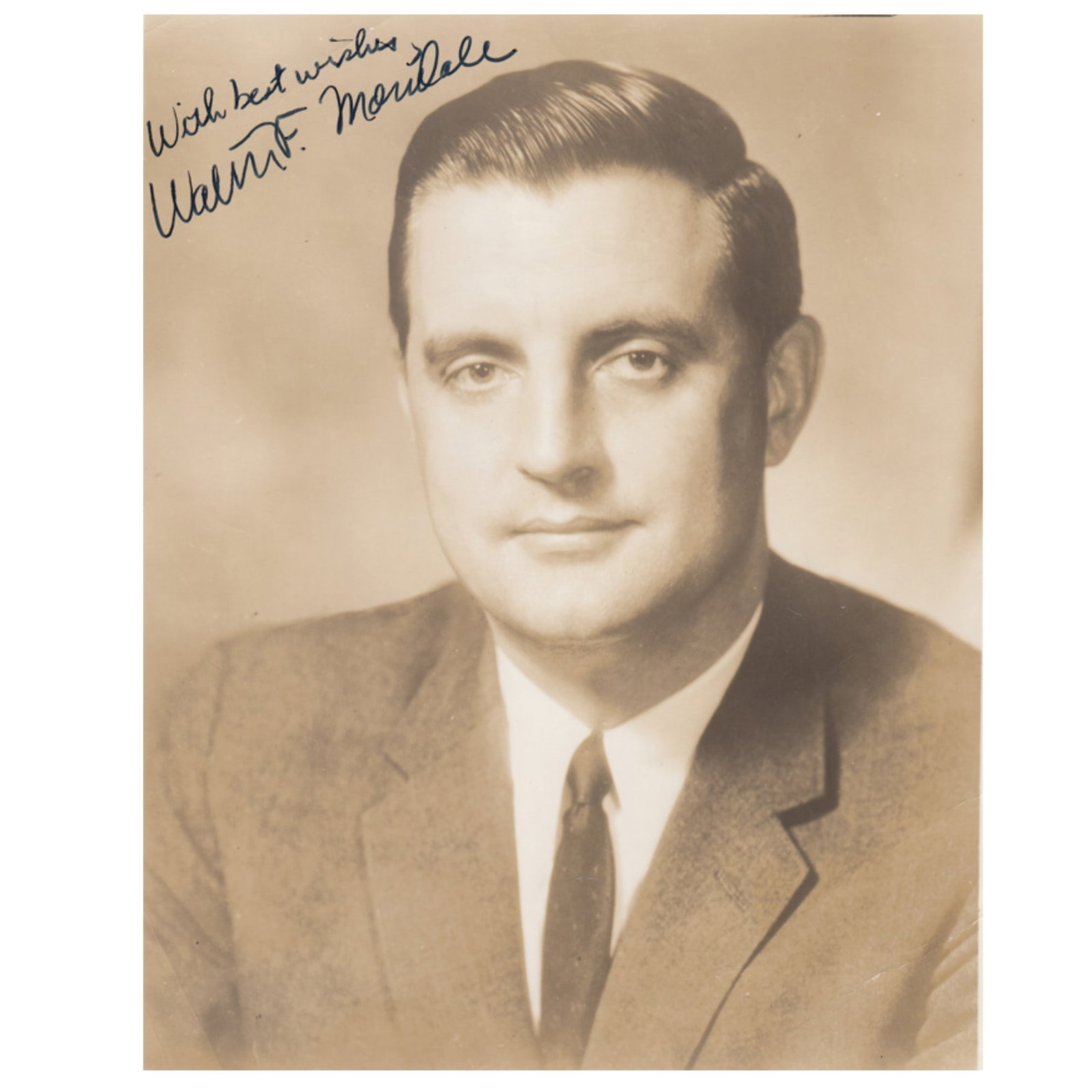 Walter Mondale (U.S.A.) signed Photograph & letter on U.S. Senate Letterhead, dated November 6, 1970: Signed as Senator. Vice-President USA 1977-1981 Size Photo measures 25.5x20.5cms Medium Historical, Political and Famous