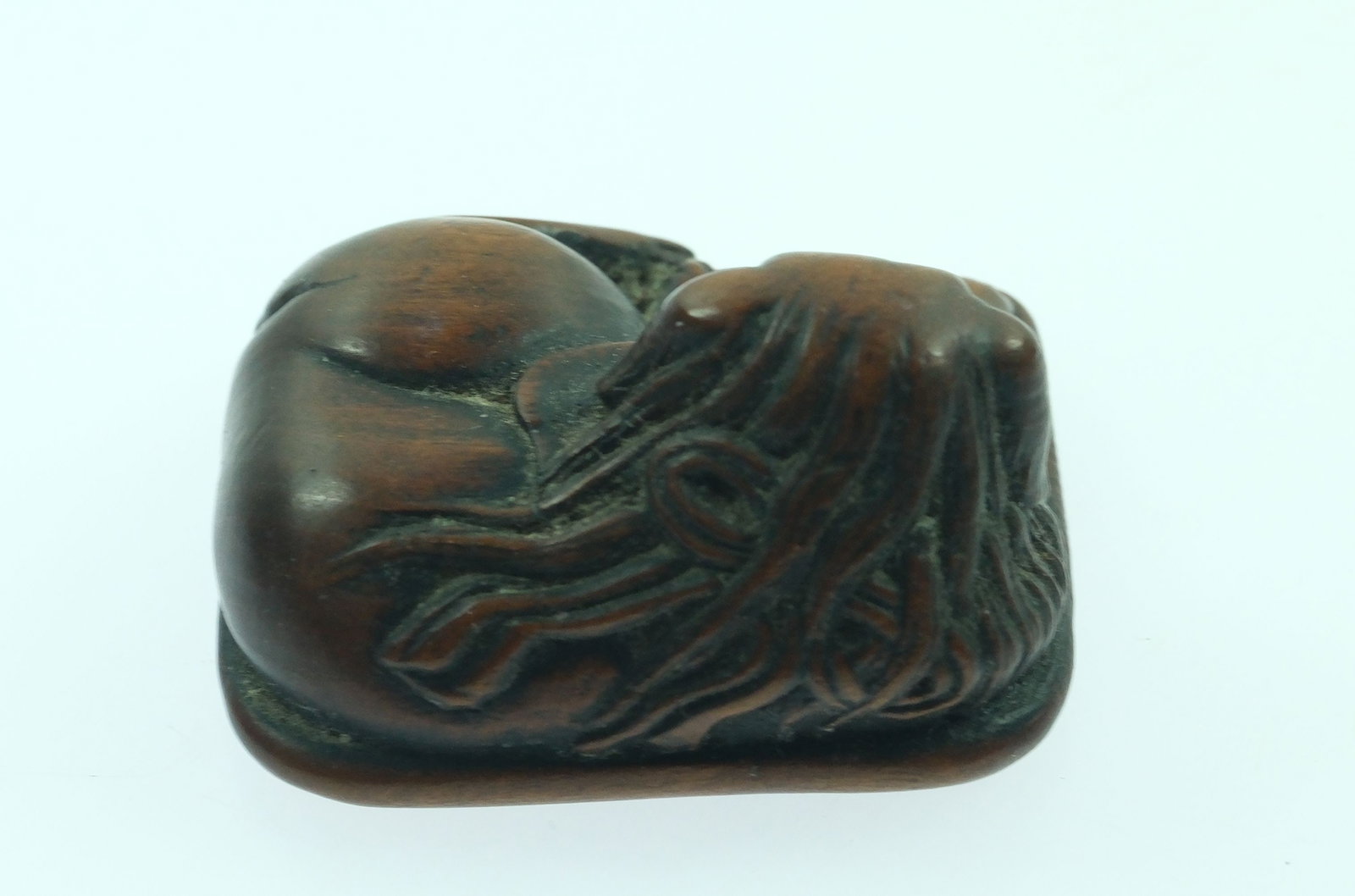 Vintage Japanese Wooden Netsuke of a Shishi (Lion) in Repose - 3