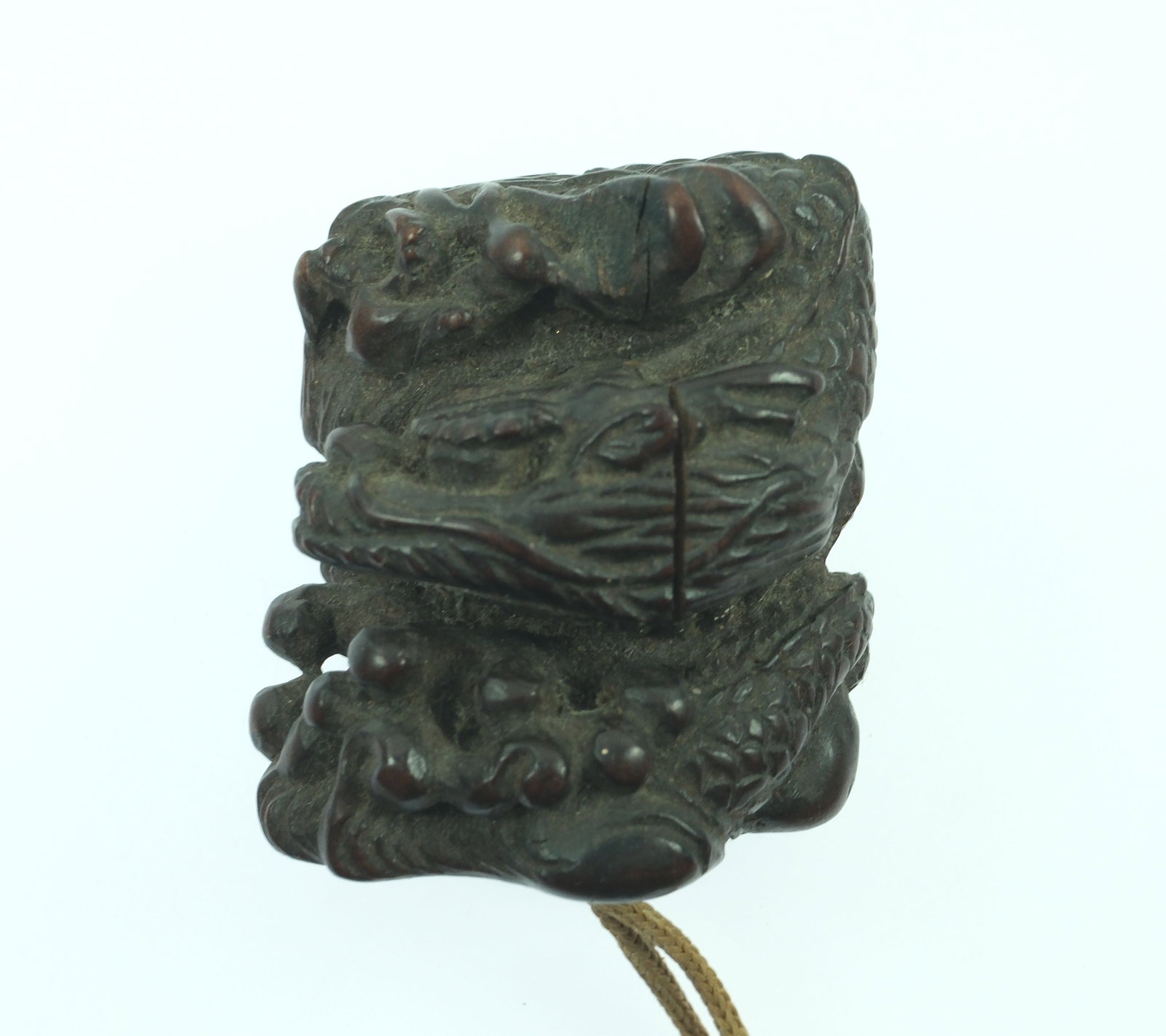 Vintage Japanese Inro decorated with Male & Female figures & tethered to Wooden Netsuke of a Dragon - 5