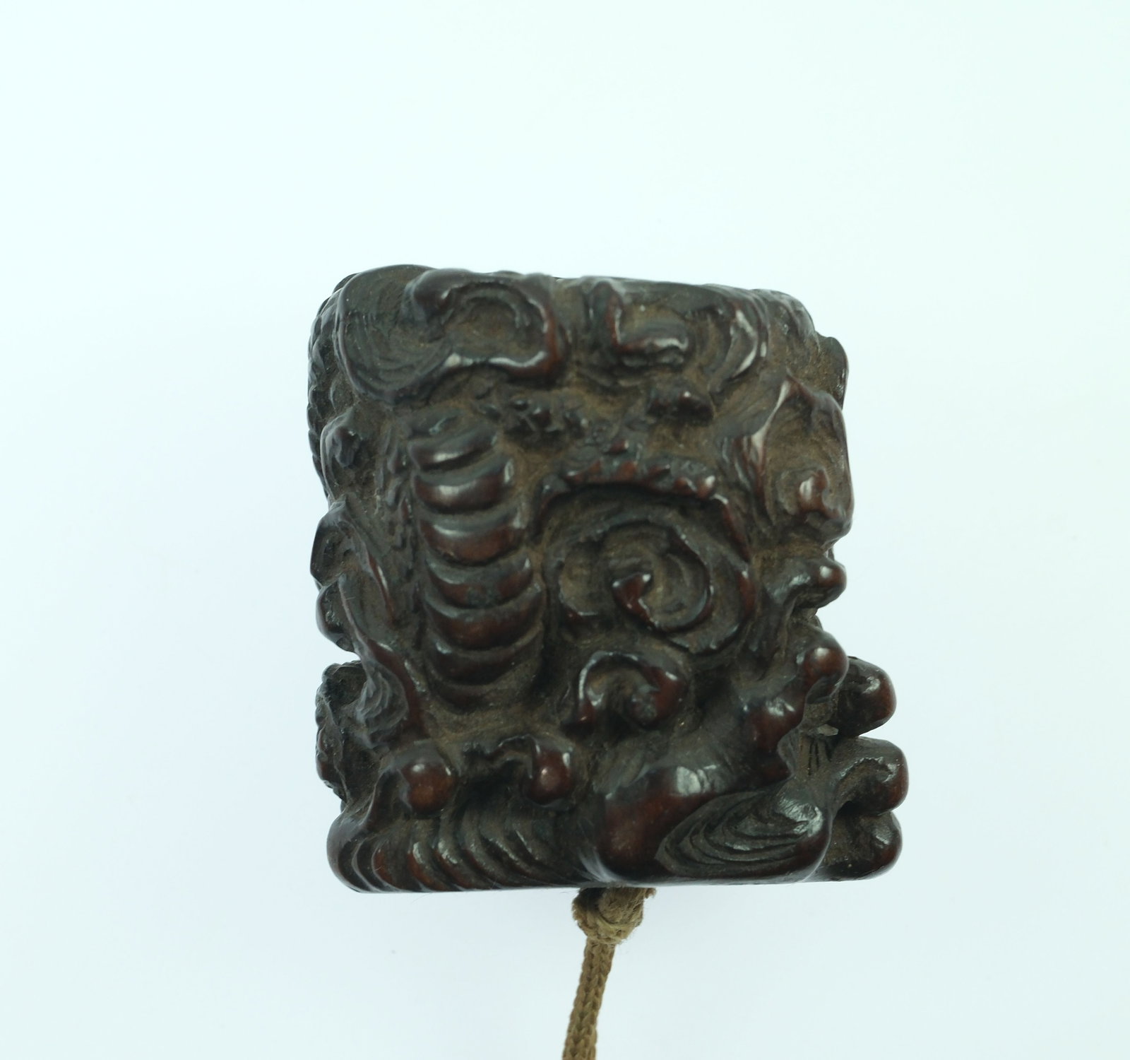 Vintage Japanese Inro decorated with Male & Female figures & tethered to Wooden Netsuke of a Dragon - 6