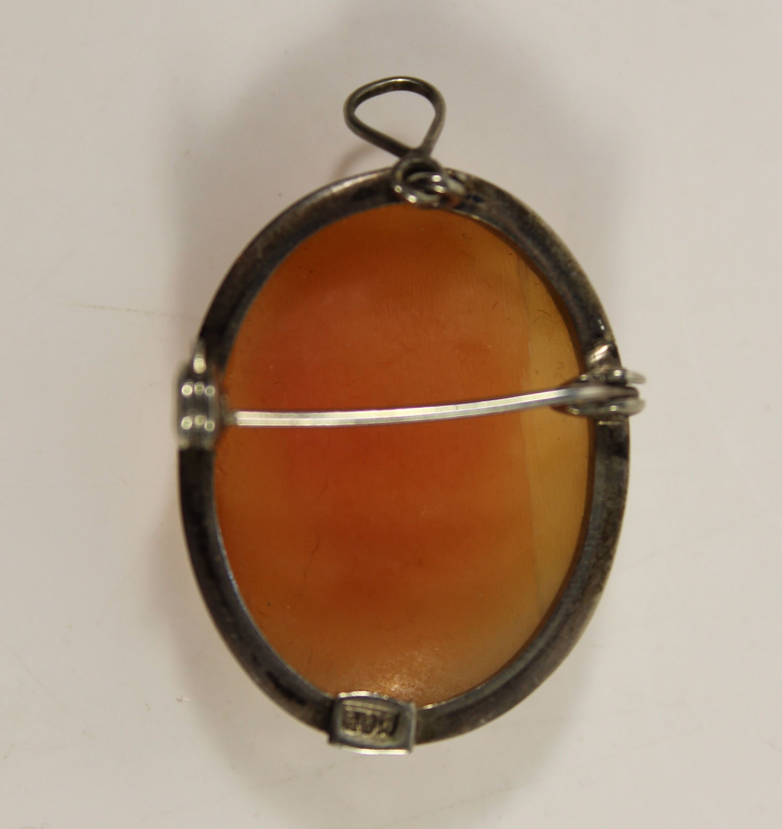 Shell Cameo of 'Bardot-like' Lady in Silver (800) Brooch/Pendant Mount - 2