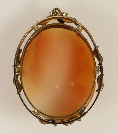 Vintage Shell Cameo Pendant with Gold-plate Frame - 2