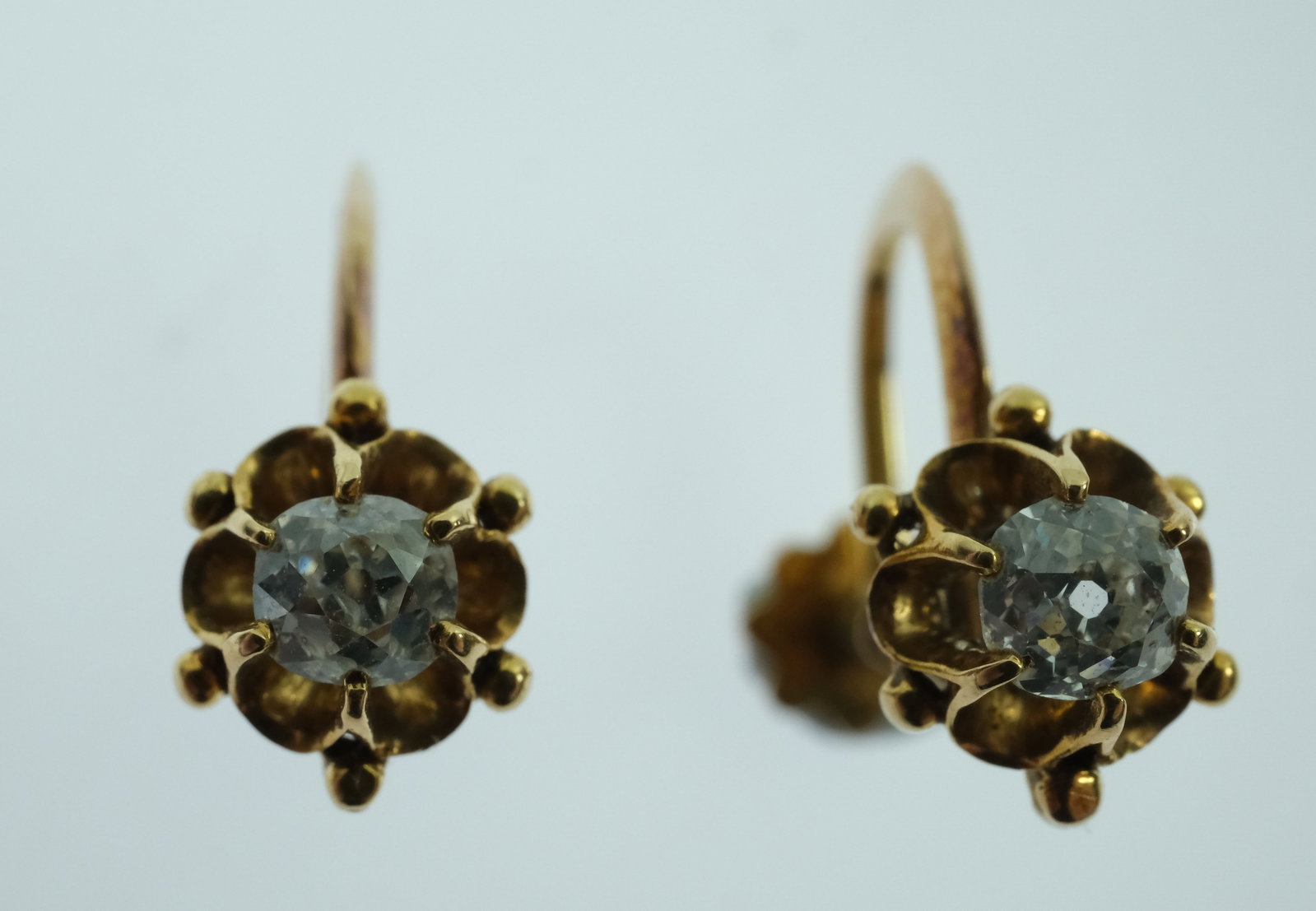 Vintage Diamond Solitaire Screw-back Earrings in 14ct Yellow Gold (Pair) - 3