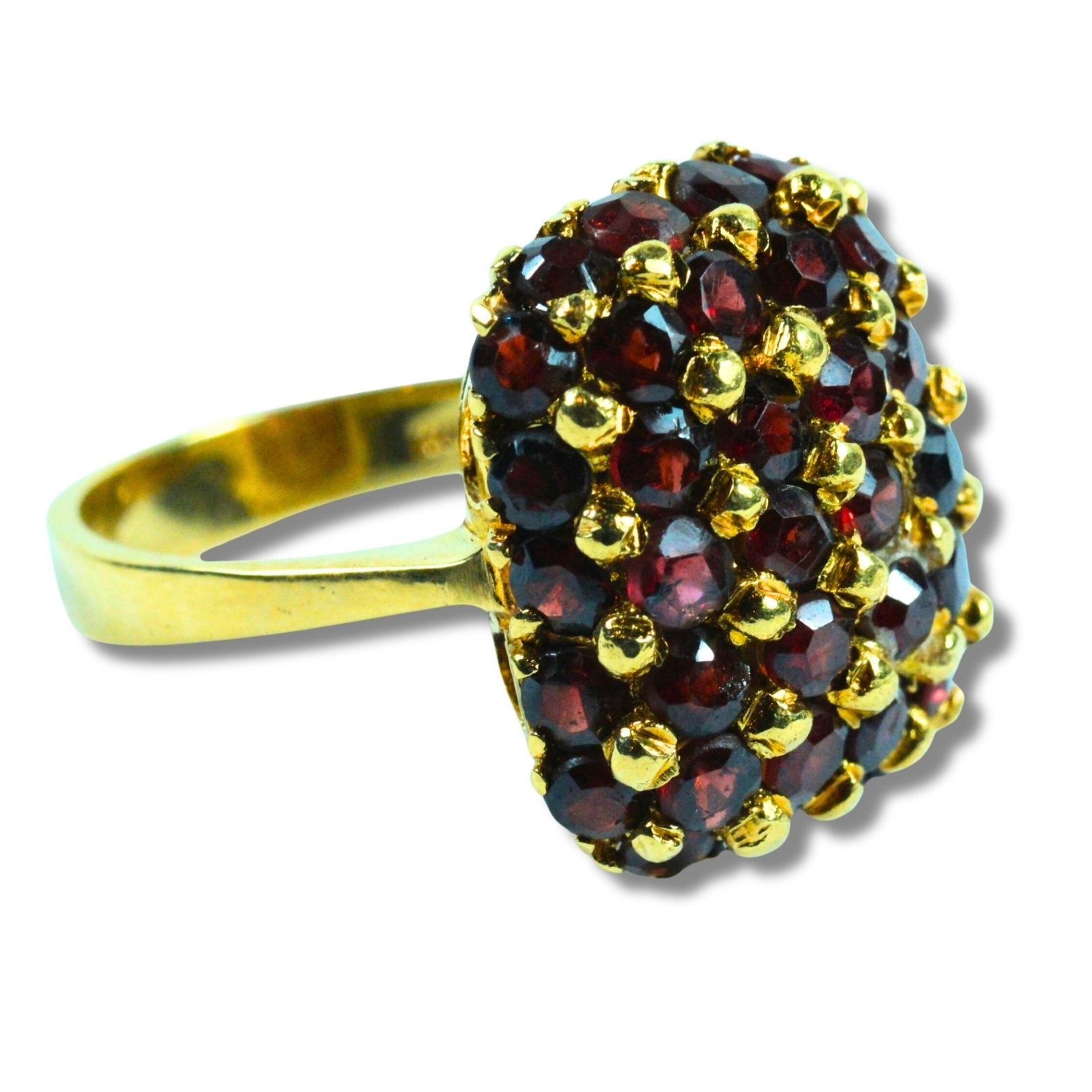 Garnet Ring in 18ct Yellow Gold: Checkerboard pattern Size Size N : Total weight 9.02gms Medium Jewelry Exhibited Gemstone