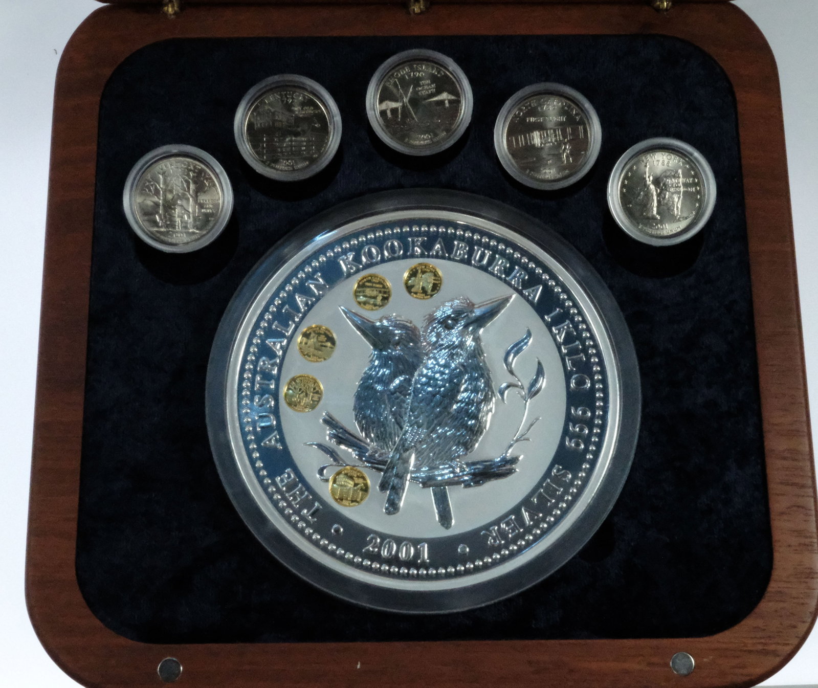 Australia 2001 Silver (999) Kilo 'Kookaburra' with US Quarters 'Gold Honour' Privy Marks, Unc - 2