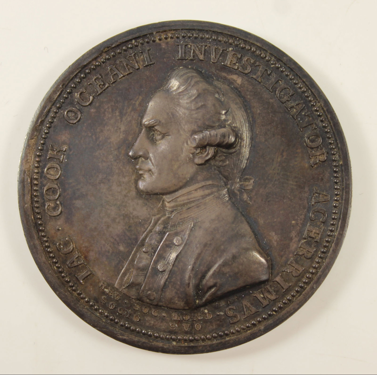 Great Britain 'Captain Cook Medal' (1794) in Silver near FDC0: Struck by Pingo for the Royal Society in 1784 Size Diameter 43mm Condition Beautiful patination Medium Medals, Commemorative