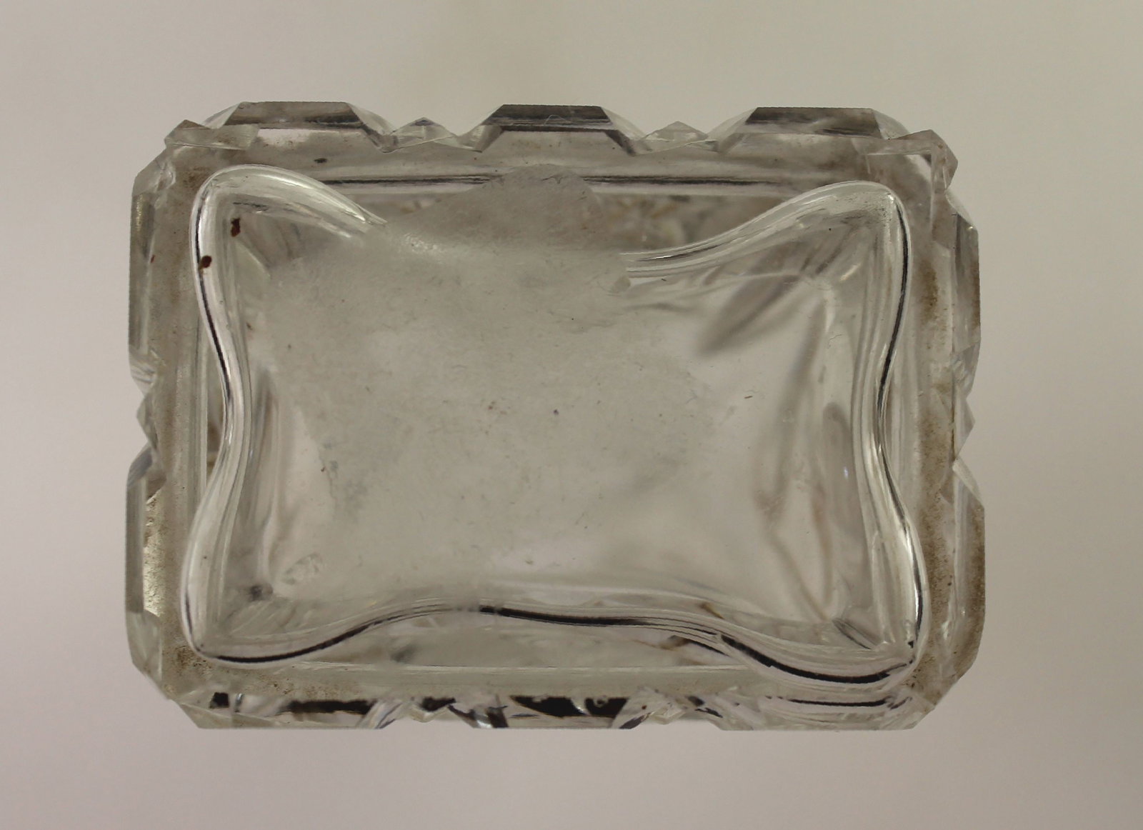 Vintage Perfume Bottle in Cut Glass - 4