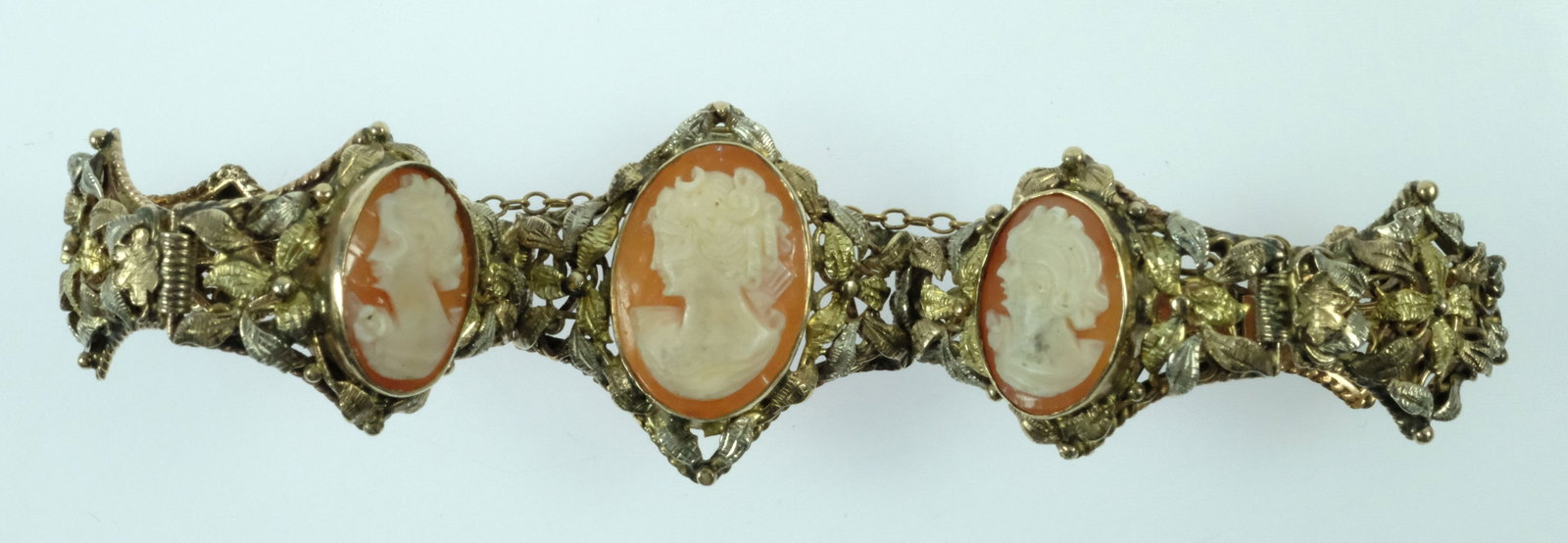 Antique Shell Cameo Bracelet in 9ct Multi-coloured Gold - 2