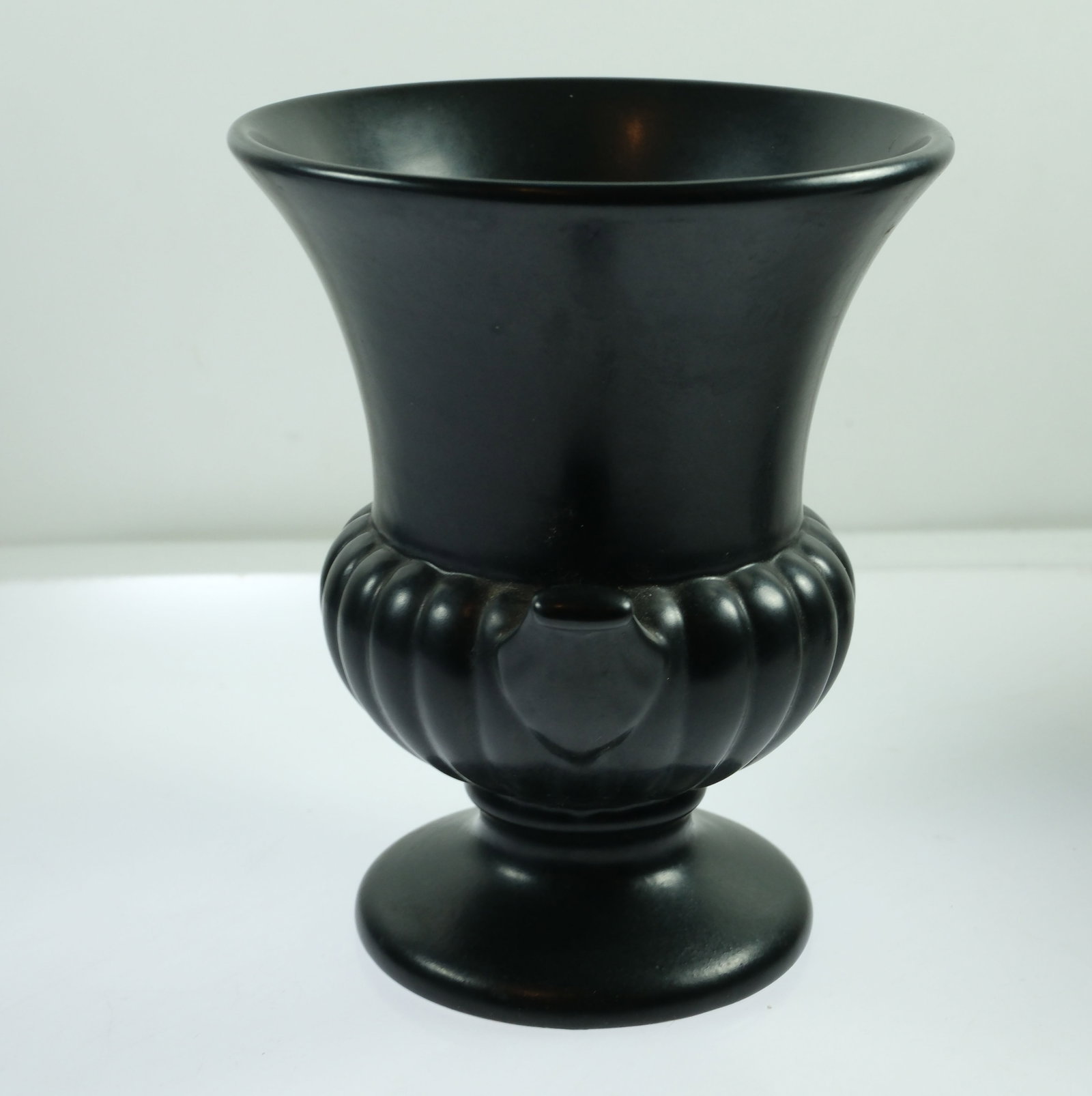 Wedgewood Black Glazed Urns (Pair) - 3