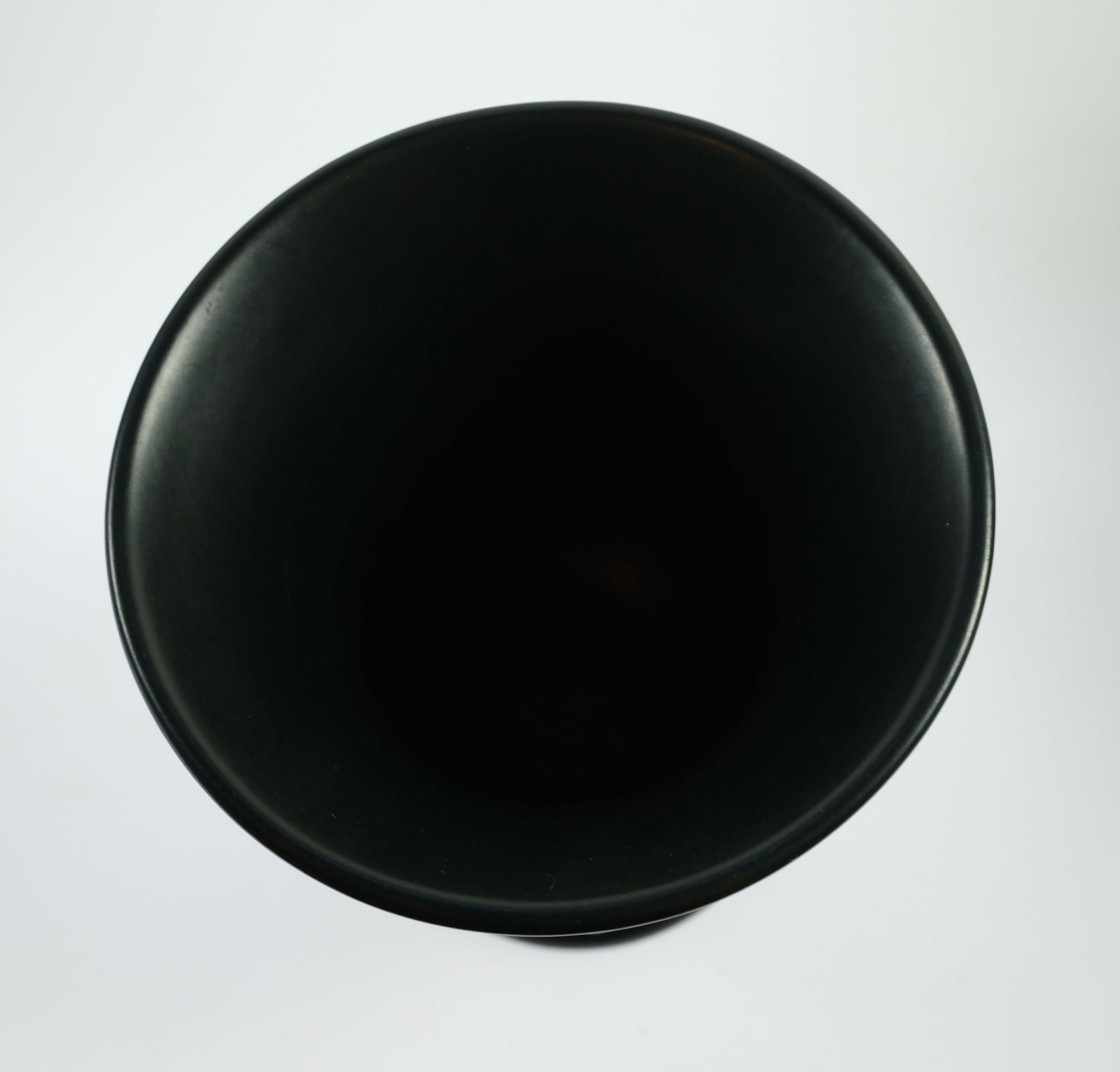 Wedgewood Black Glazed Urns (Pair) - 4