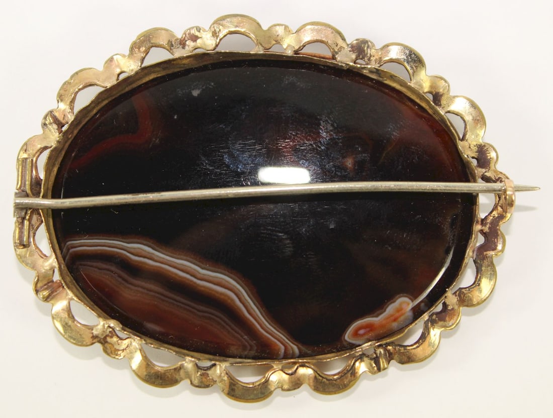 Large Oval Banded Agate Brooch in Ornate Gold-plate setting - 2