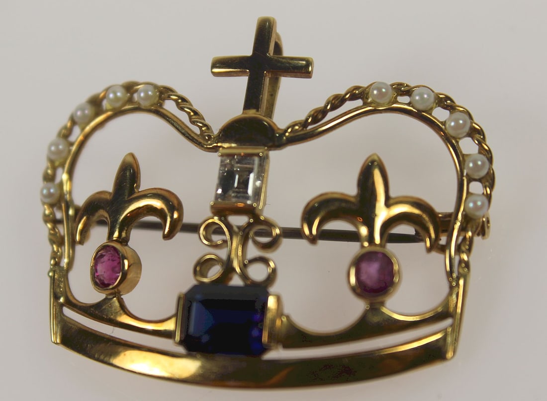 Regal Crown Brooch/Enhancer in 18ct Yellow Gold with a Diamond, Blue Sapphire, Rubies & Seed Pearls - 2