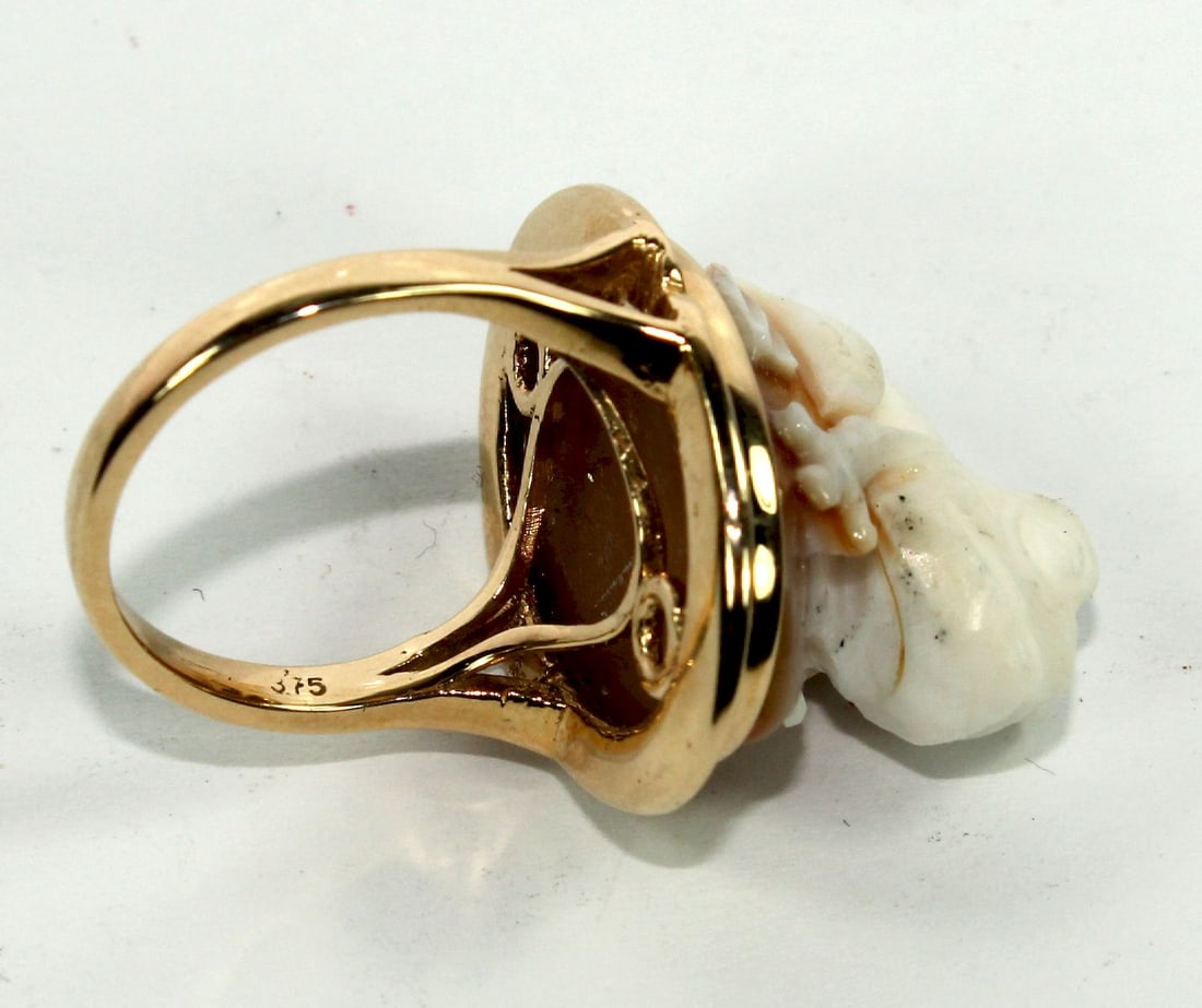 Shell Cameo Frog Ring in 9ct Yellow Gold - 2