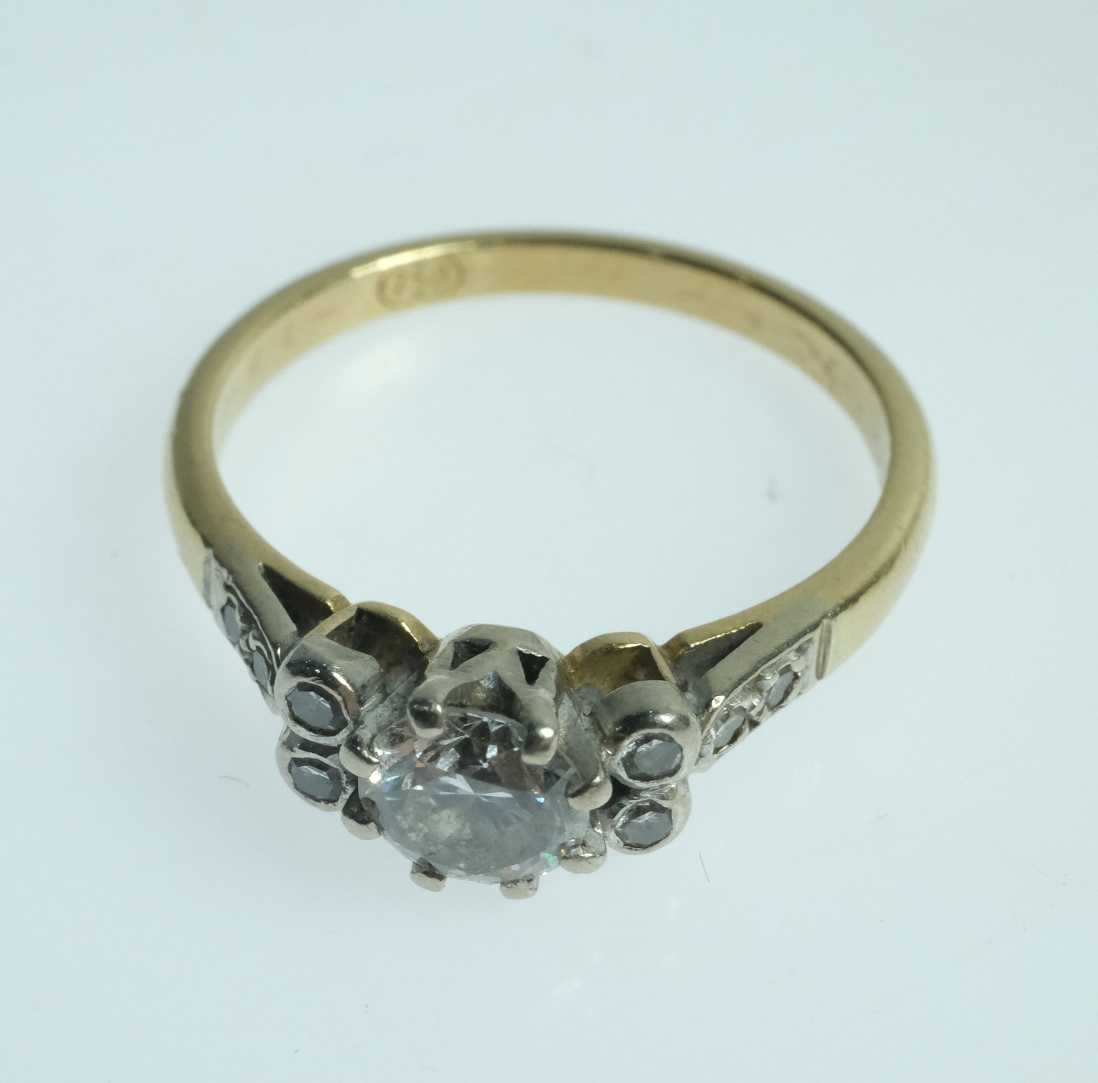 Diamond Ring in 18ct Yellow Gold - 2