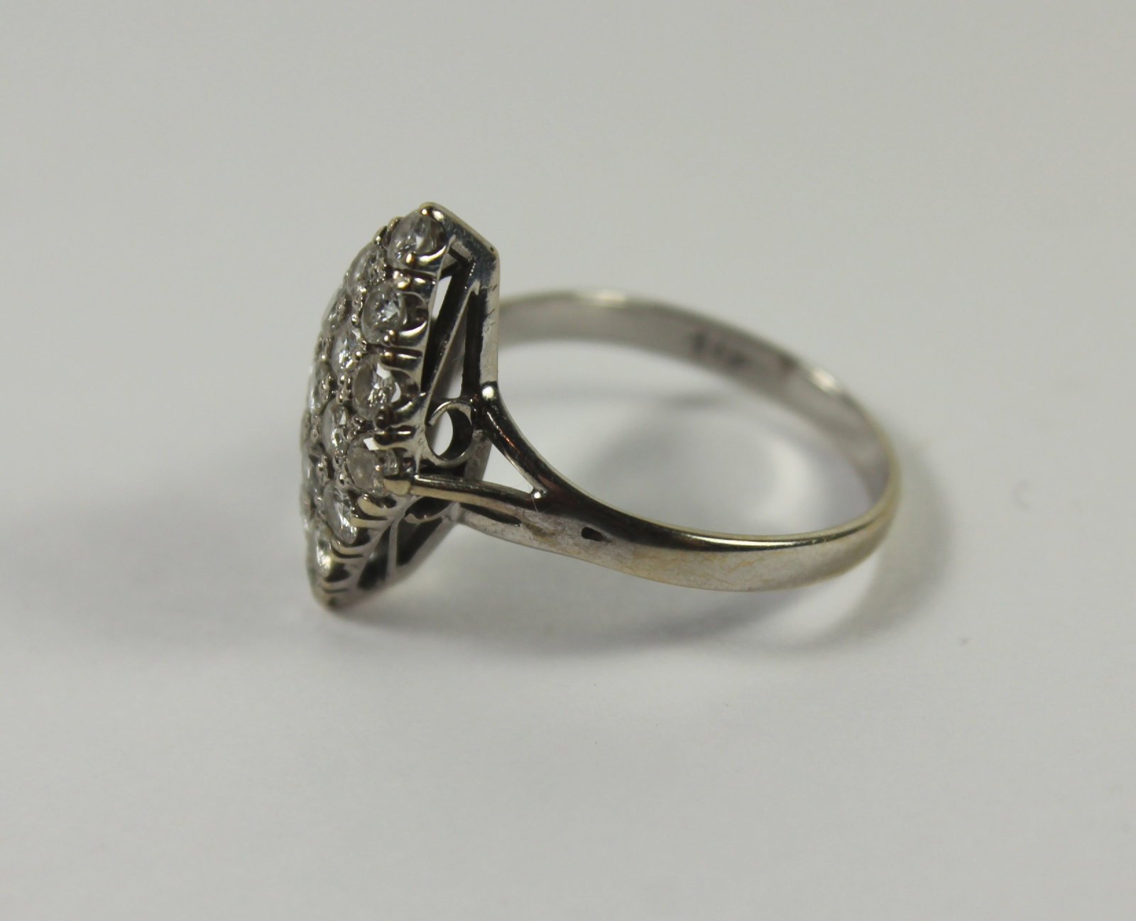 Vintage Diamond Ring in 18ct White Gold - 3