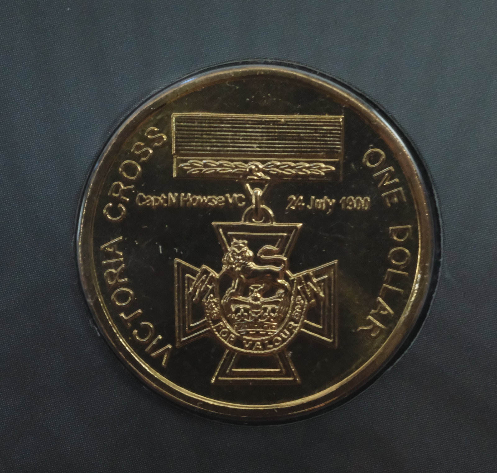 Australia 2000 'Victoria Cross' Al-Br $1, Uncirculated - 2