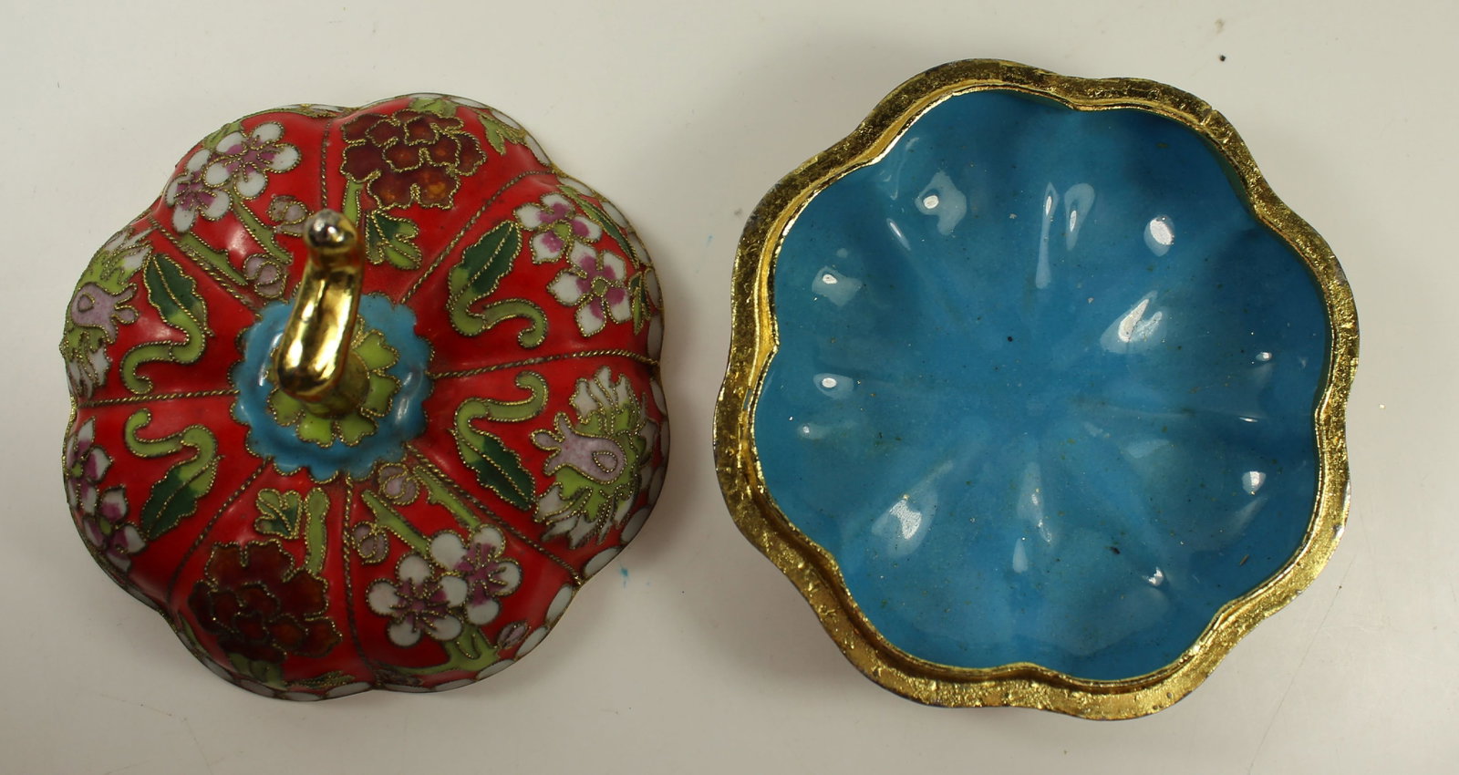 Chinese Cloisonne Box in the form of a Pumpkin - 4