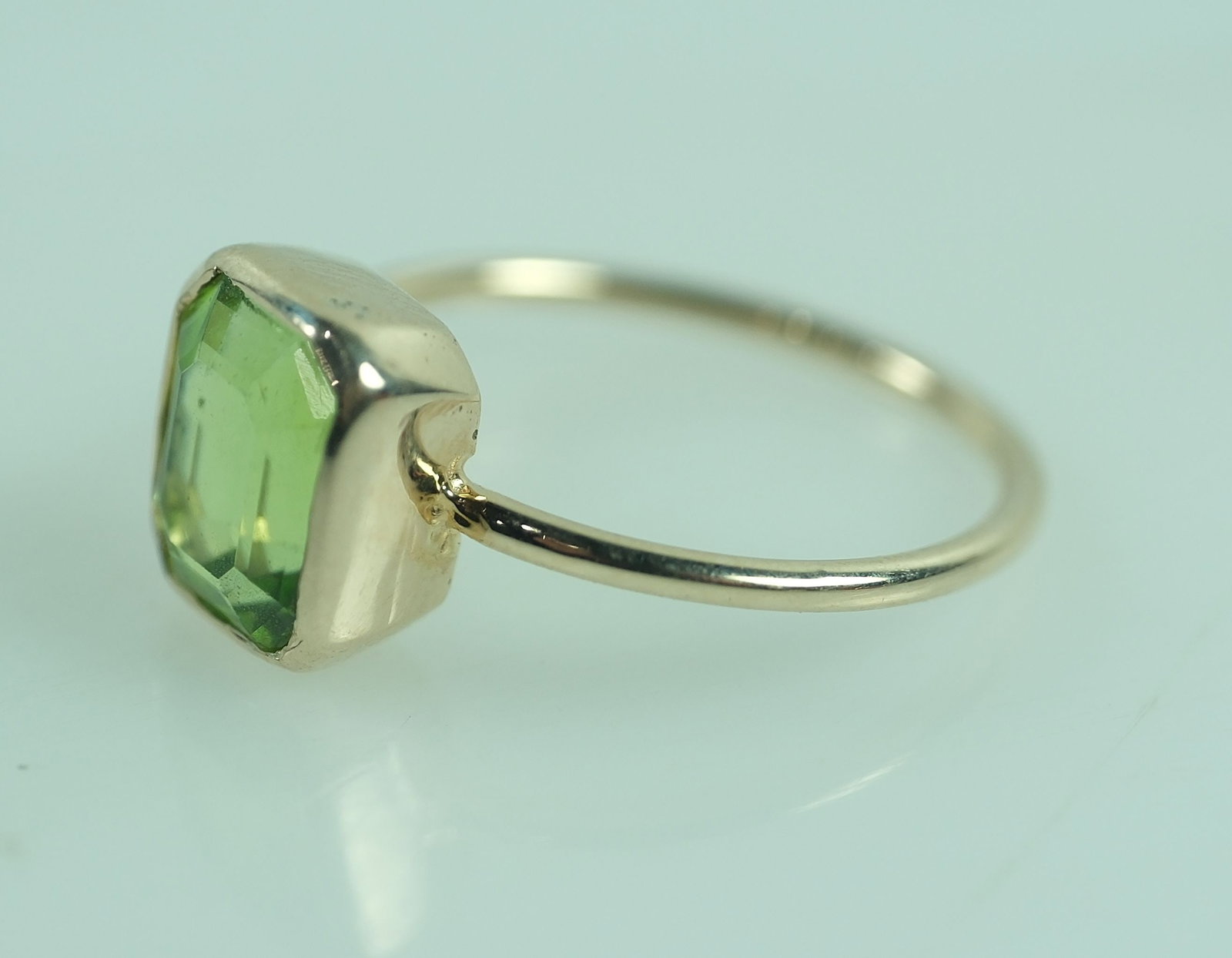 Peridot set in a 9ct Yellow Gold Ring - 4