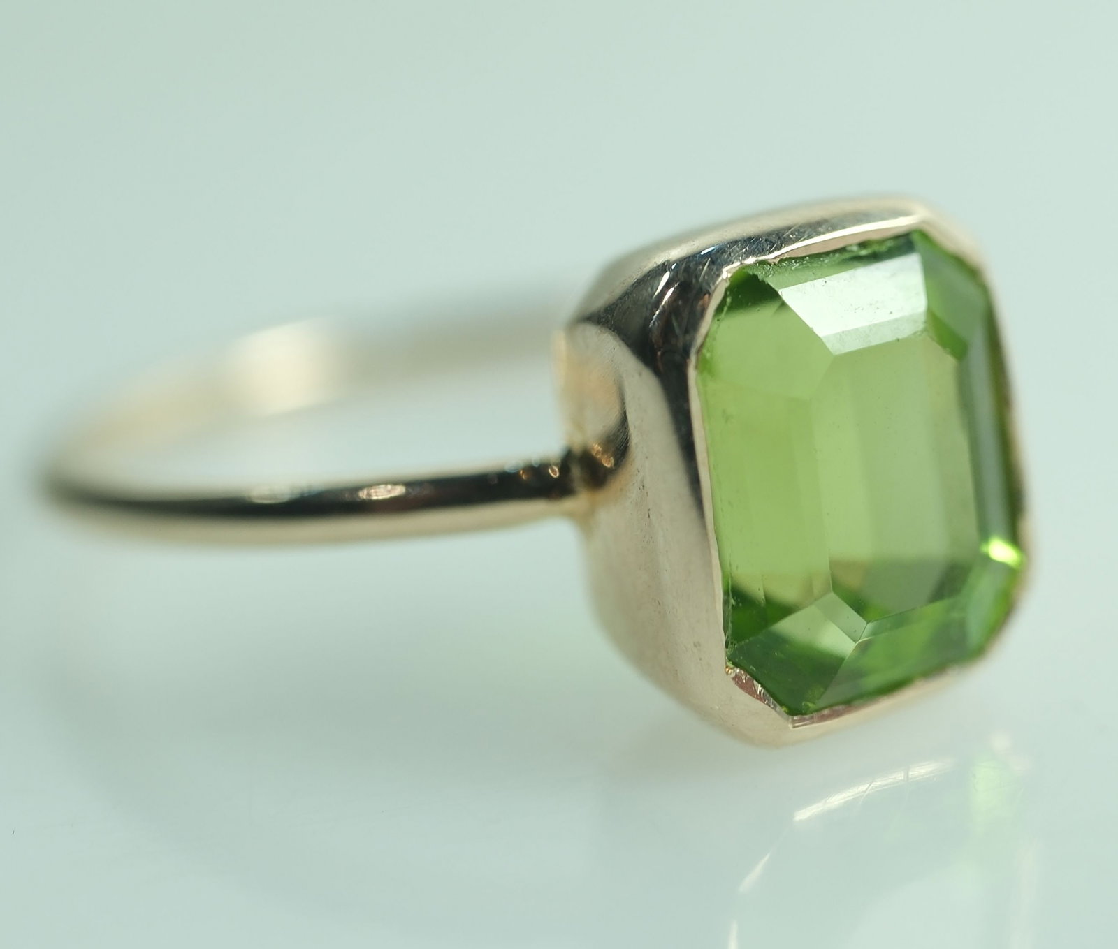 Peridot set in a 9ct Yellow Gold Ring - 6