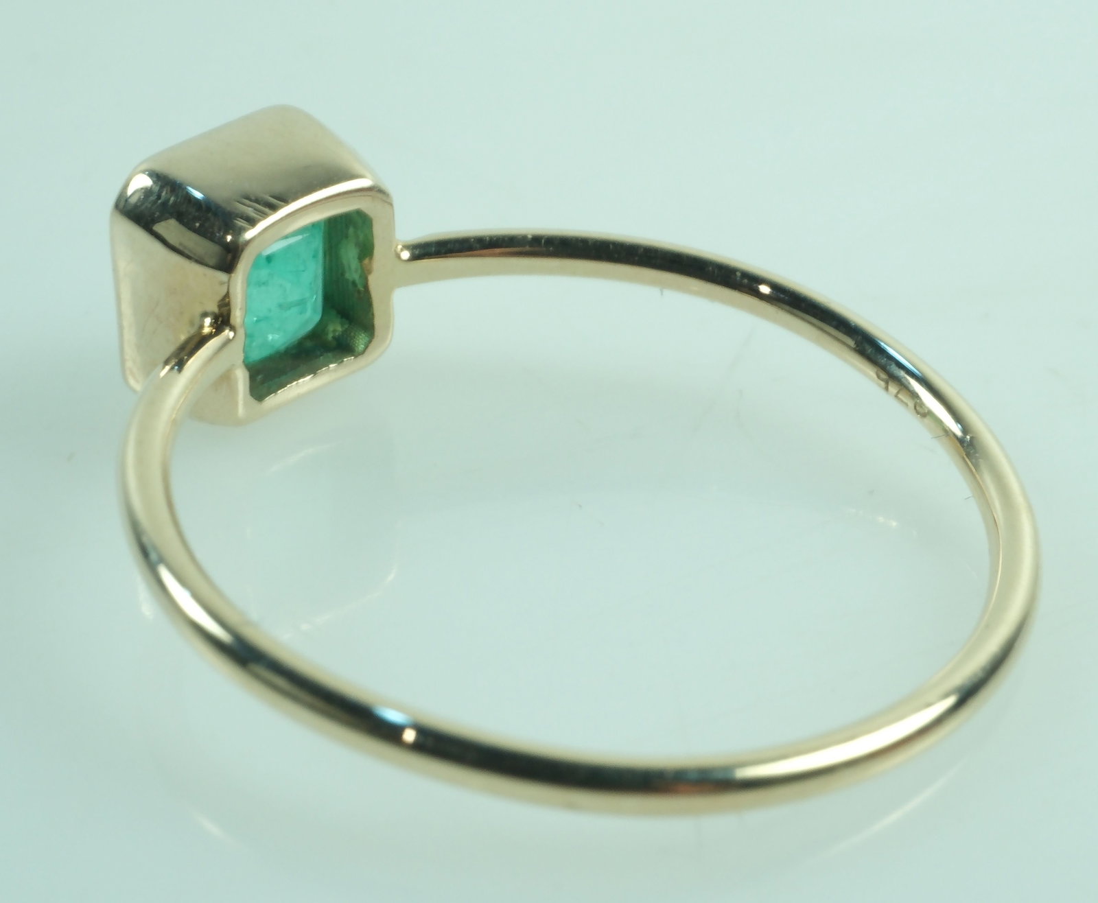 Emerald set in a 9ct Yellow Gold Ring - 2