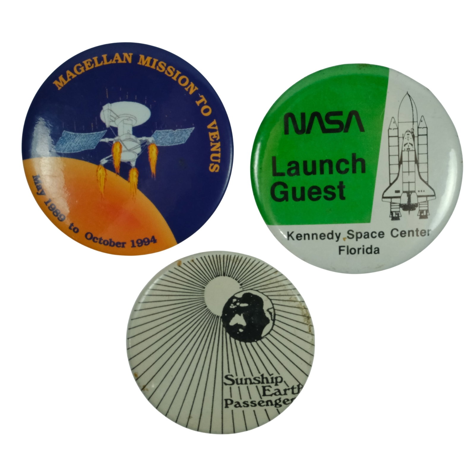 U.S.A. Magellan Mission, NASA Launch Guest, & Sunship Earth Passenger Souvenir Tin Badges (3): . Size Diameters 52-62mm Medium Collectables