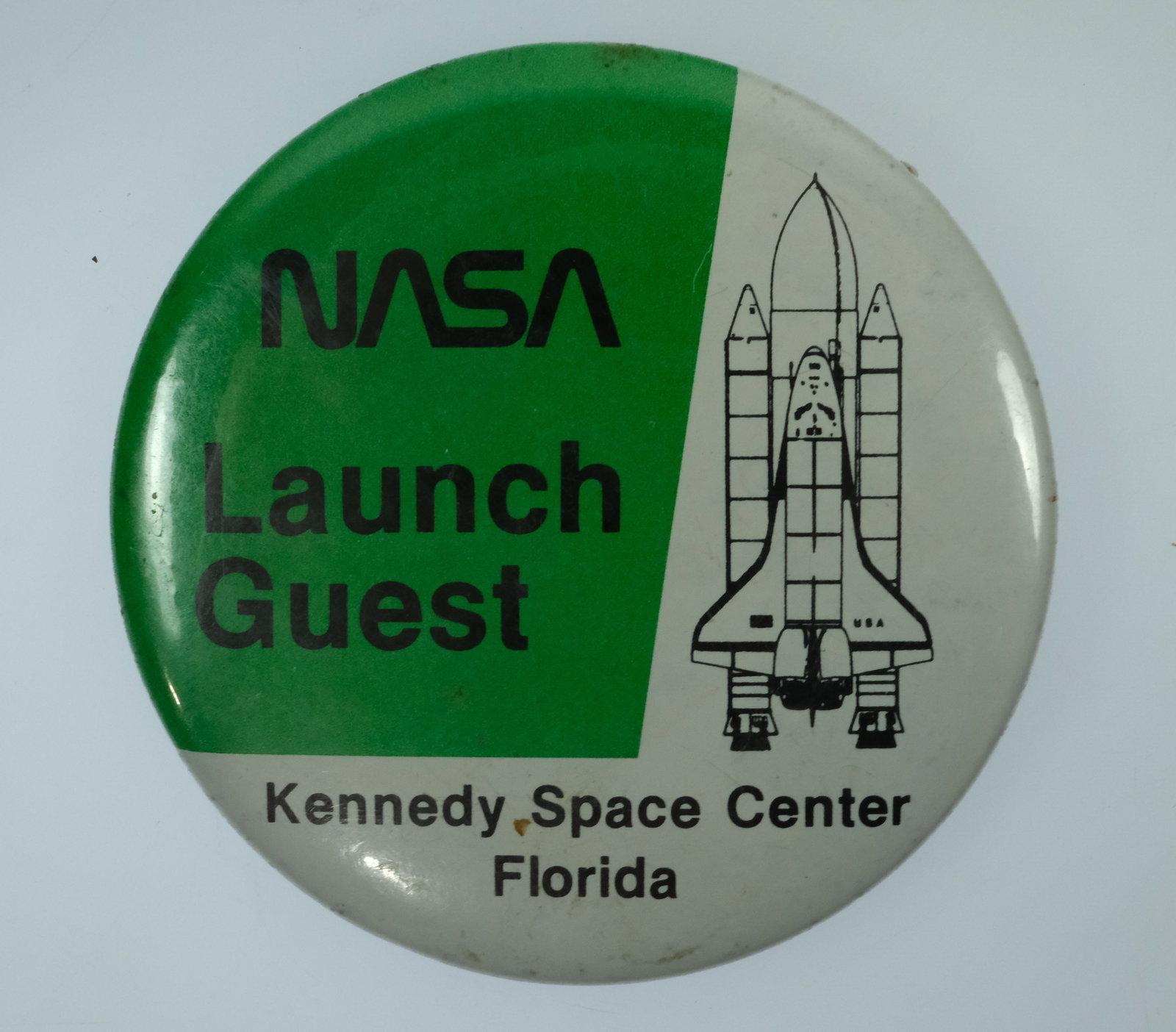 U.S.A. Magellan Mission, NASA Launch Guest, & Sunship Earth Passenger Souvenir Tin Badges (3) - 4