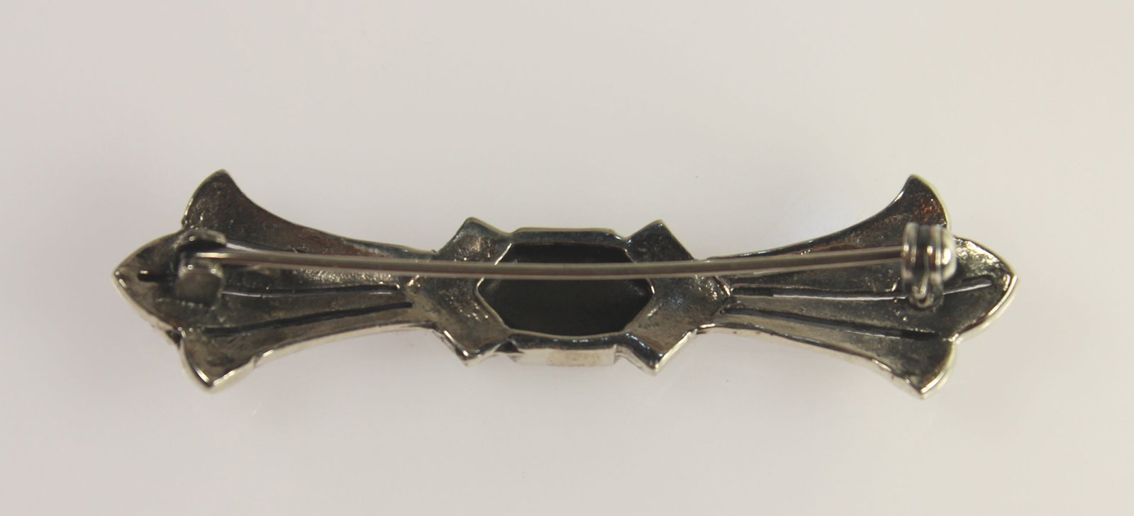 Deco-style Black Resin & Marcasite Brooch in Sterling (925) Silver - 2