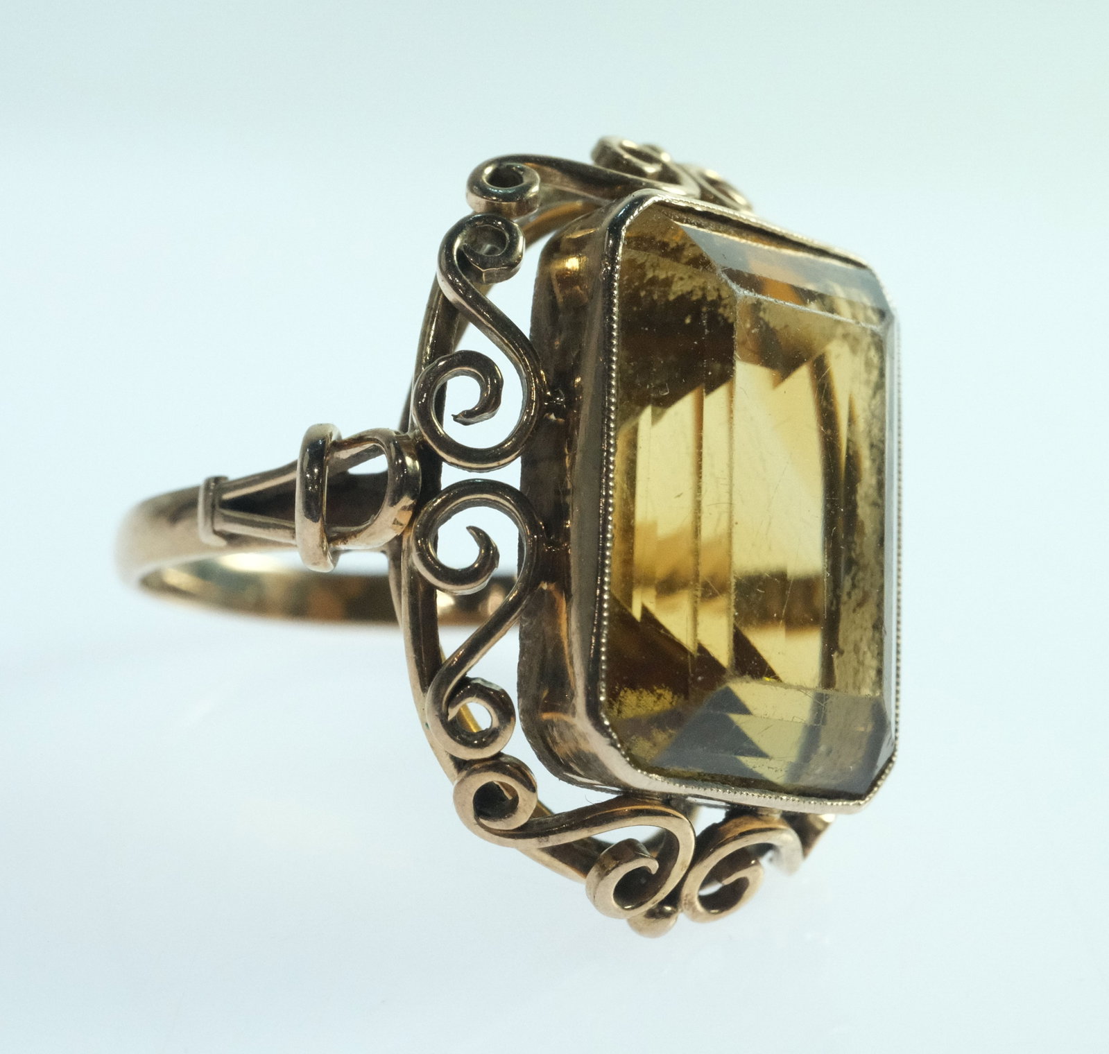 Large Citrine Ring in 14ct Yellow Gold - 2