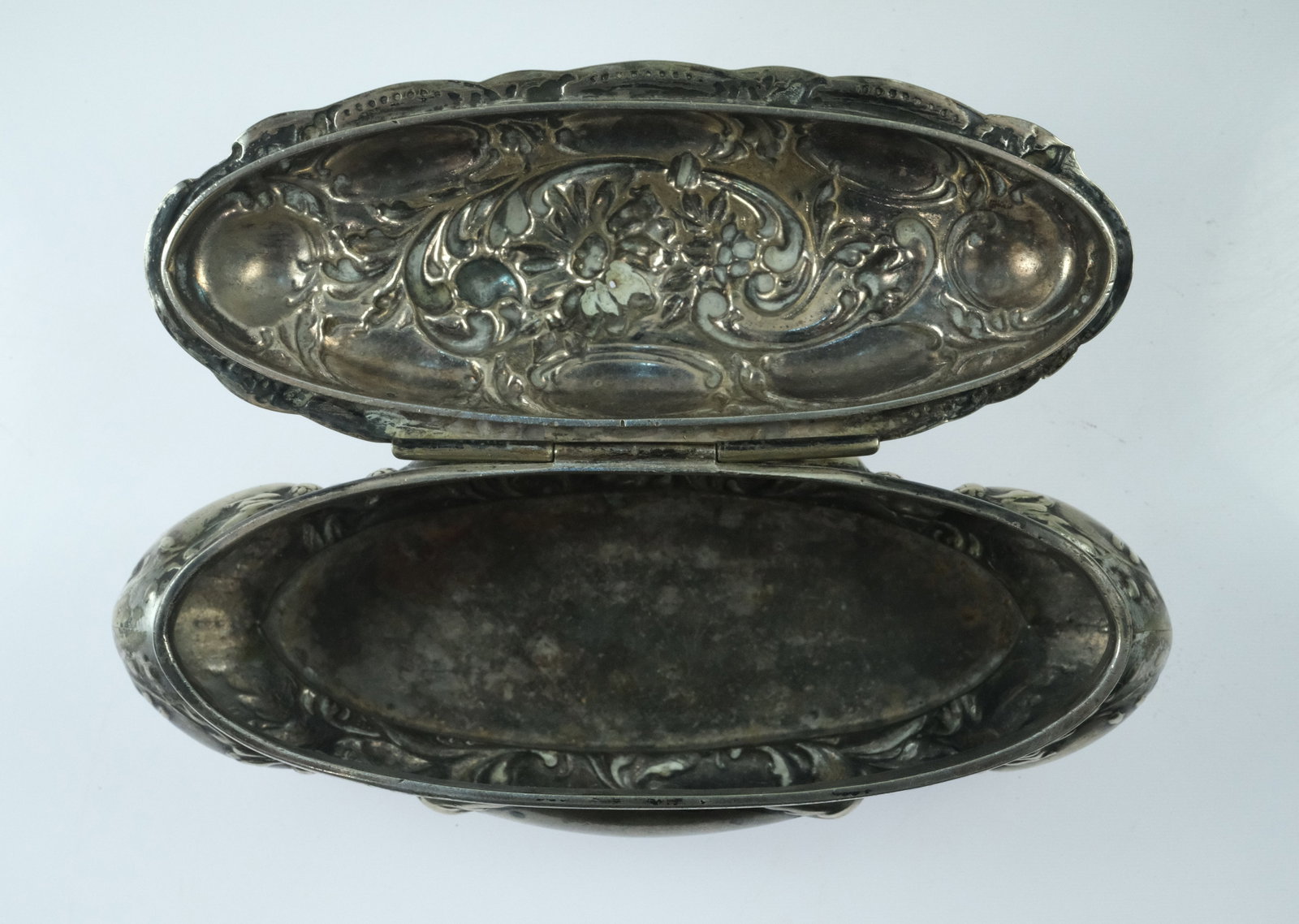 Antique Silver-plated Oval Dressing Table box - 3