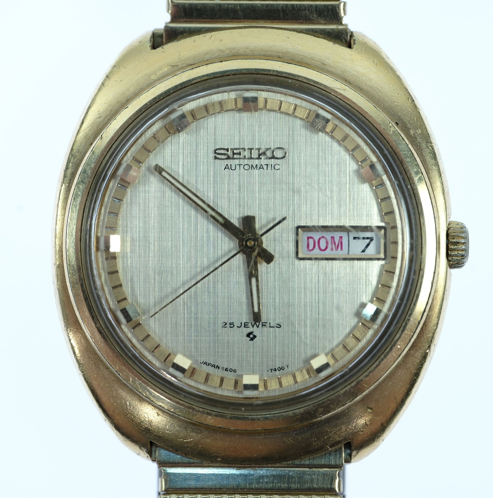 Vintage Men's Seiko Wristwatch with Gold Case & Silver Dial - 2