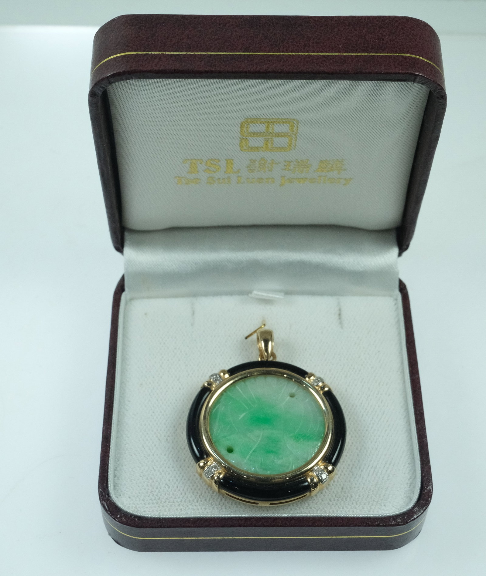 Green Jade Pendant with carved Peacock Design in 14ct Yellow Gold - 2