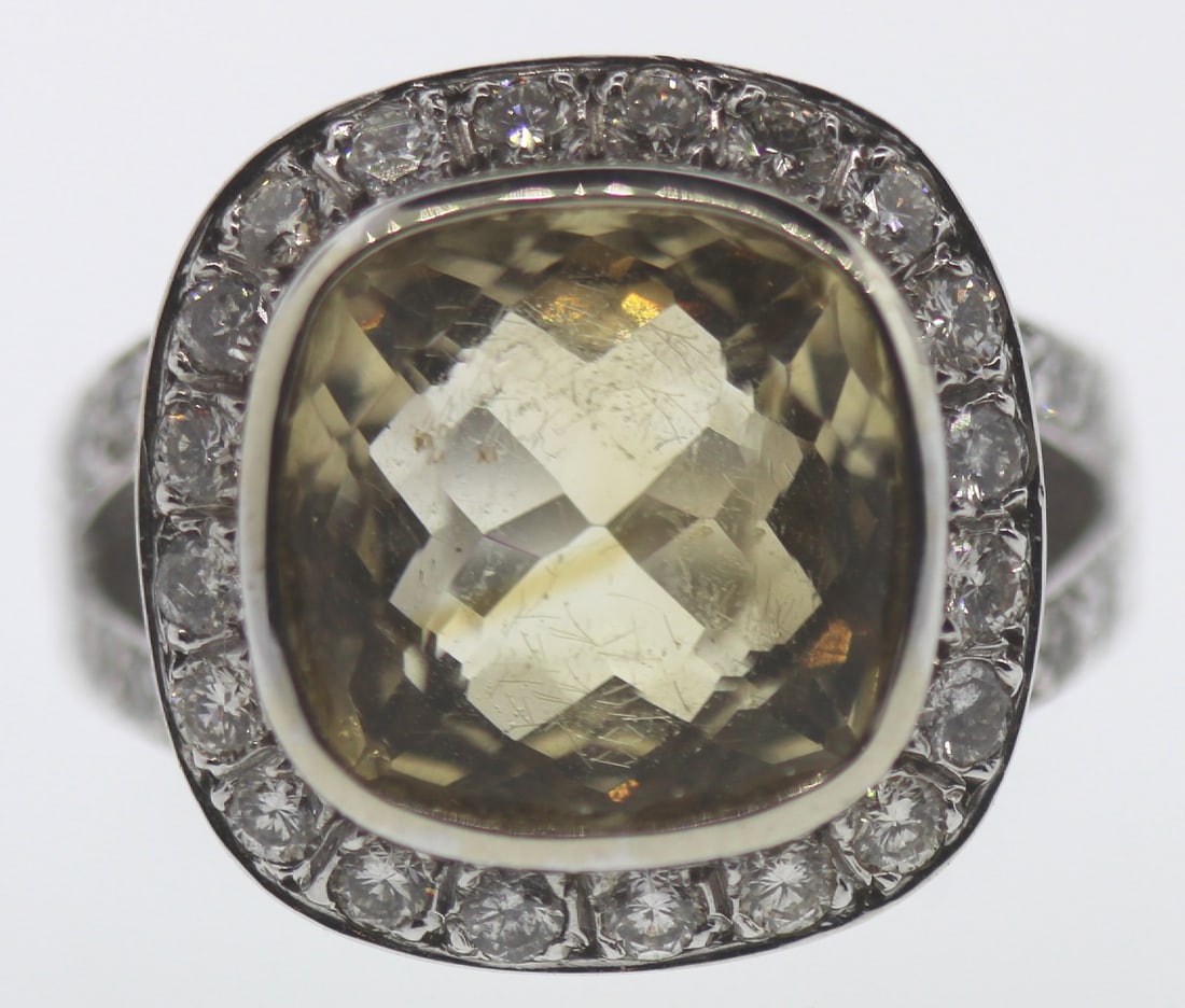 White Gold Ring in 9ct with square-cut central Citrine with Diamond surrounds - 2