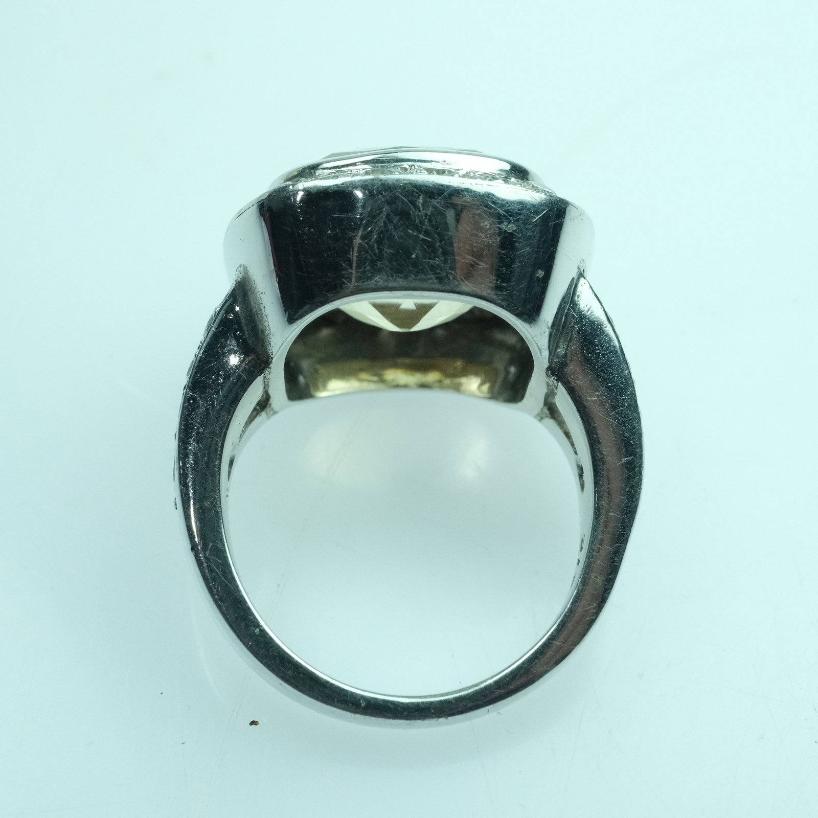 White Gold Ring in 9ct with square-cut central Citrine with Diamond surrounds - 4