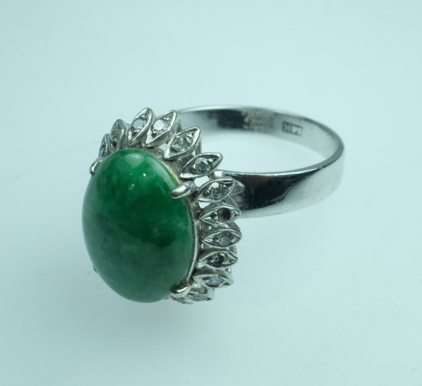 Vintage Jadeite & Diamond Ring in 9ct White Gold - 5
