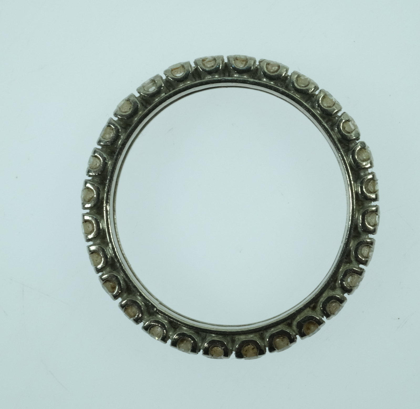 Diamond-encrusted Band in 10ct White Gold - 2