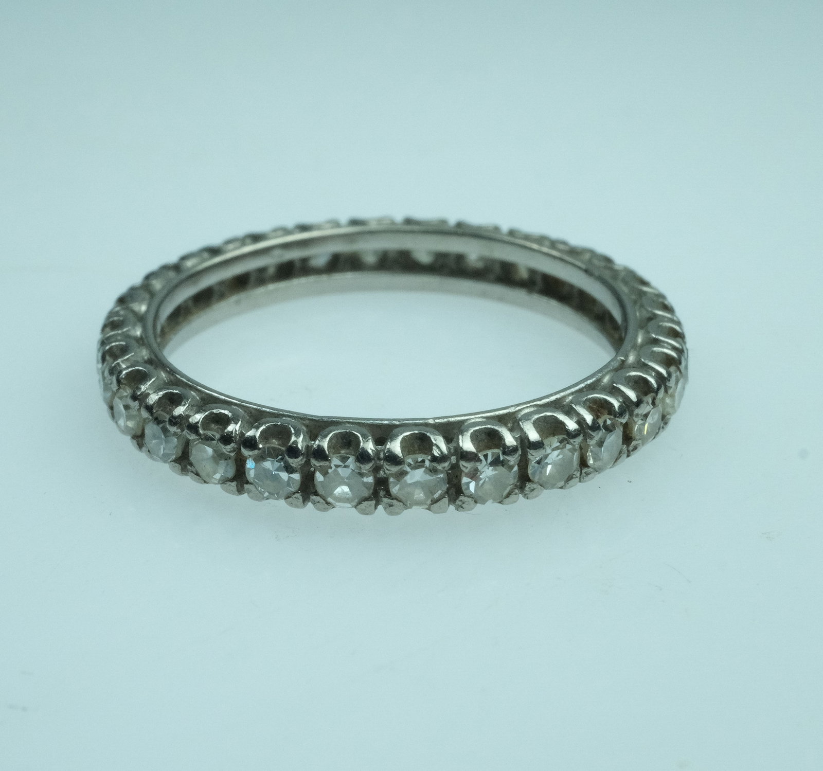 Diamond-encrusted Band in 10ct White Gold - 4
