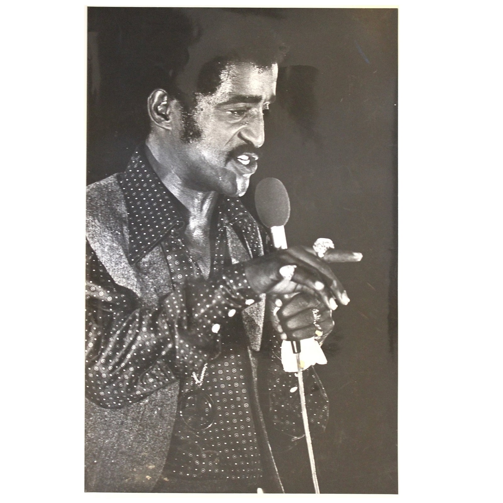 Original 'Australian' Tour Photo of 'Sammy Davis Junior', Extremely Fine: Stamped on back 'Peter Carrette 'the' Photographer' (known as the 'Grandfather of Australian Paparazzi') Size 385x260mm Medium Memorabilia