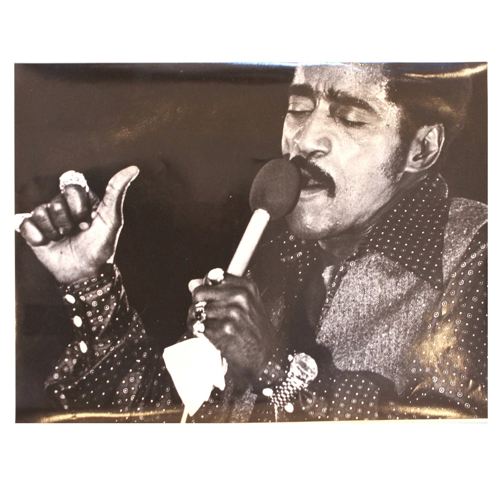 Original 'Australian' Tour Photo of 'Sammy Davis Junior', Extremely Fine: Stamped on back 'Peter Carrette 'the' Photographer' (known as the 'Grandfather of Australian Paparazzi') Size 360x275mm Medium Memorabilia