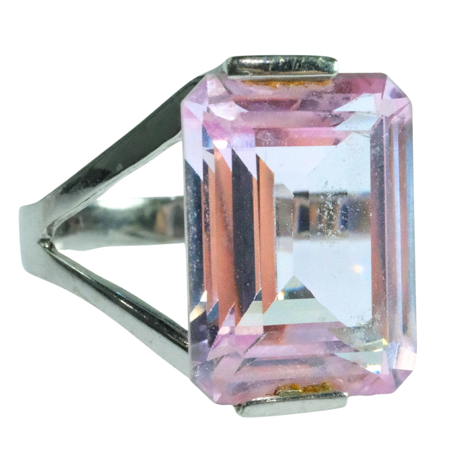 Emerald-cut Kunzite Ring in 18ct White Gold: . Size Size N : Total weight 3.90gms Medium Jewelry