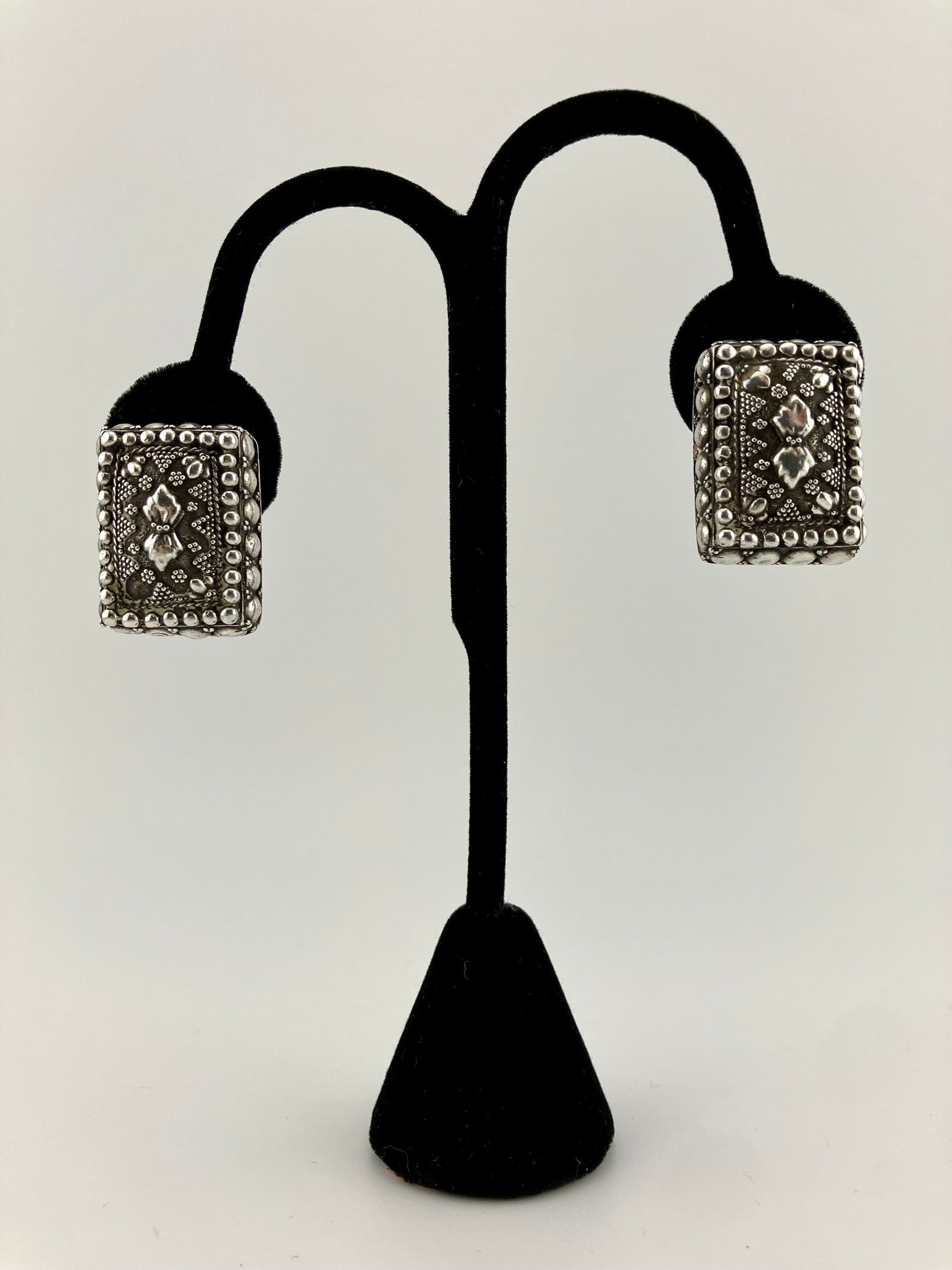 John Hardy Sterling Silver Rectangular Clip Earrings (1 of 5)