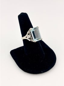 14K White Gold Aquamarine and Diamond Ring