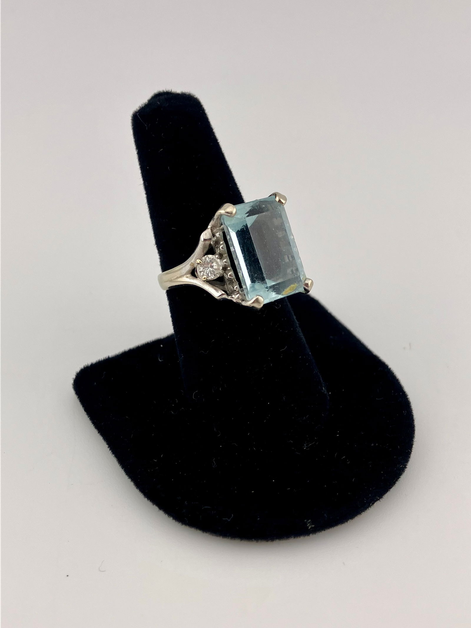 14K White Gold Aquamarine and Diamond Ring (1 of 5)