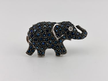 18K White Gold 4 ct Sapphire Elephant Brooch