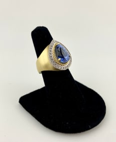 18k Green Gold & 7.36 Carat Ceylon Sapphire Ring