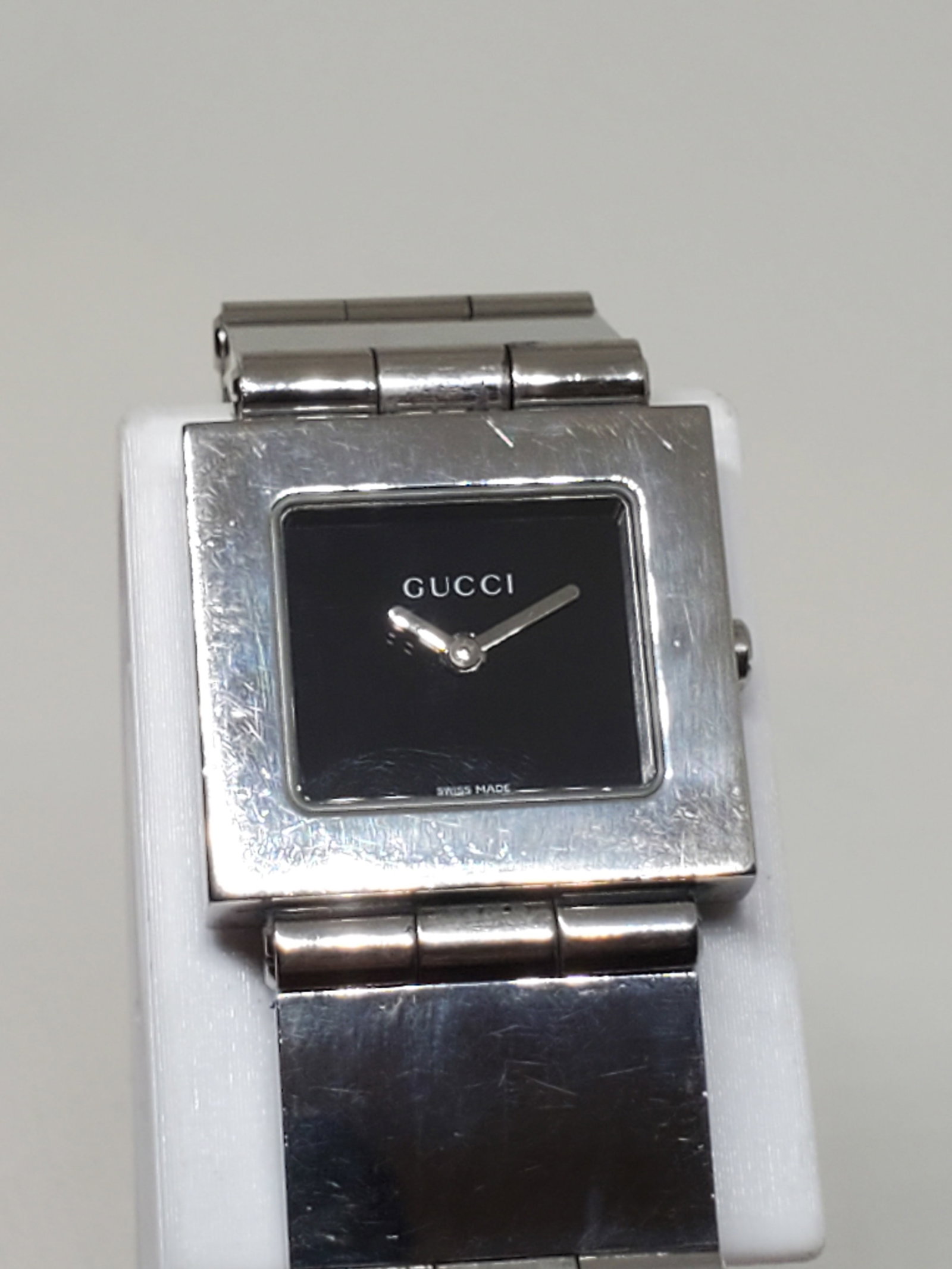 Gucci 600J Unisex Watch, 1980s        - Vintage Collection - (1 of 11)