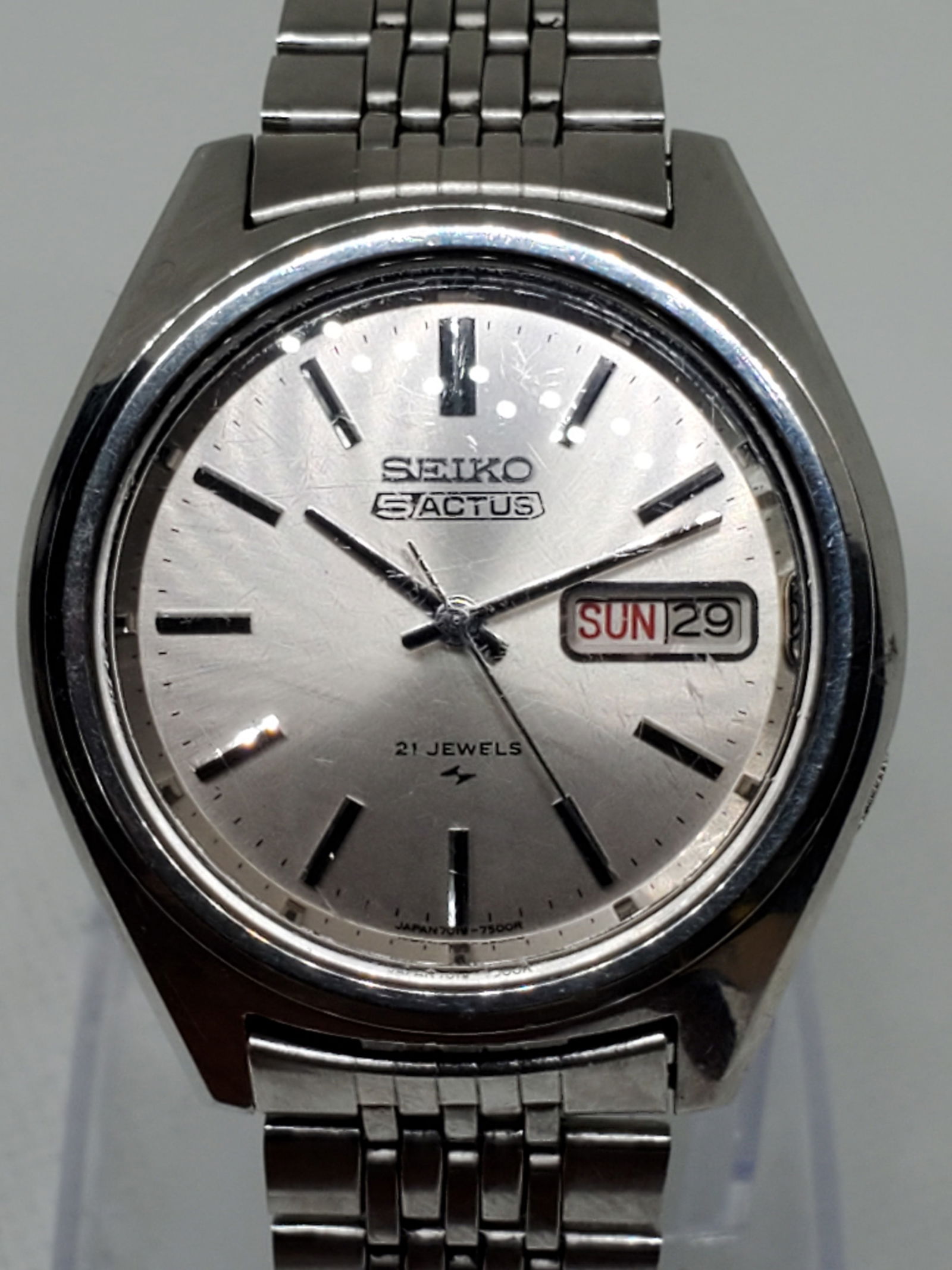 Seiko 5 ACTUS Silver Tone Automatic, Day and Date, 1975 - 50 Years Old  - Vintage Collection - (1 of 10)