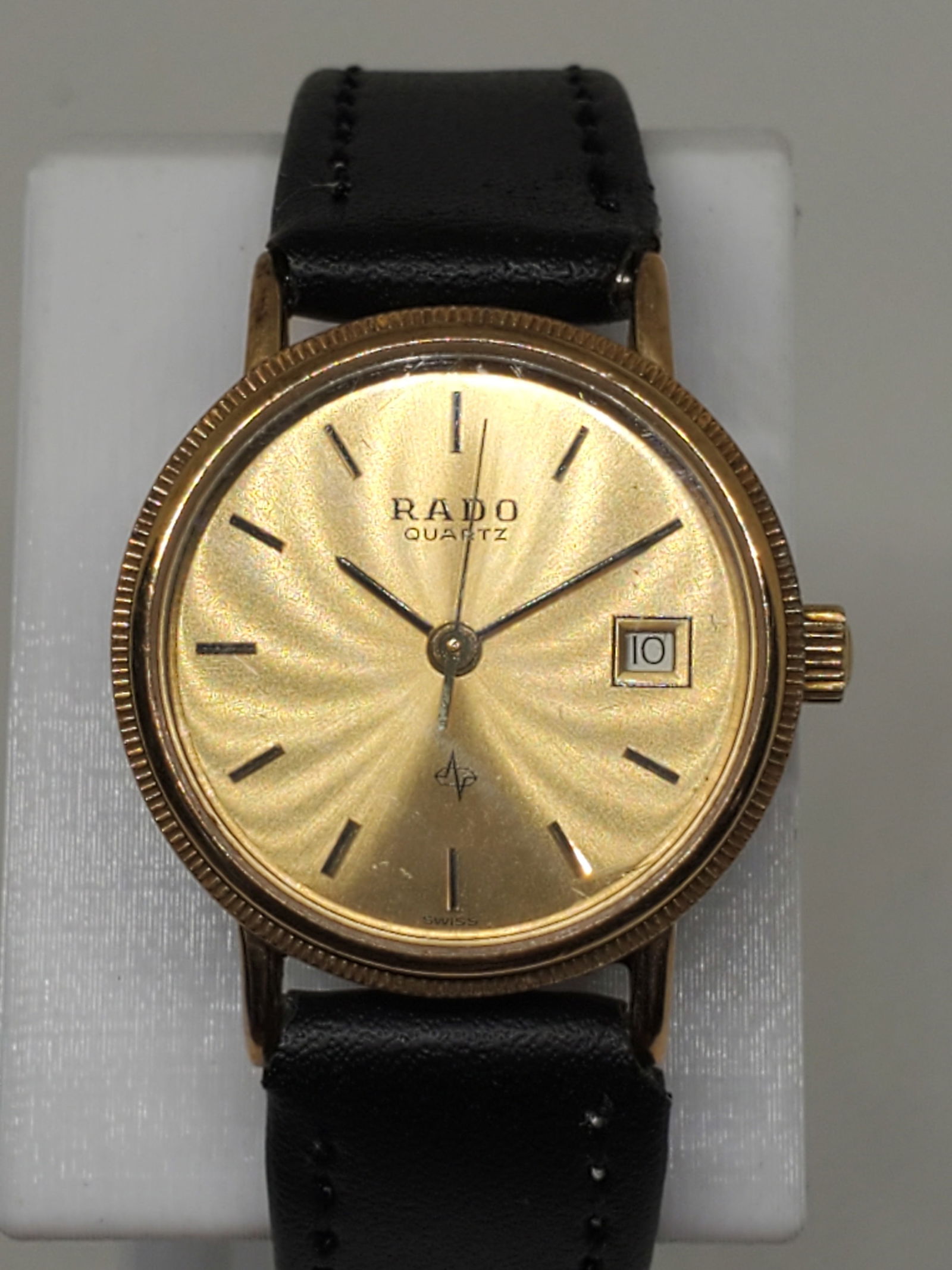 Rado Gold Plated Ladies Watch, 1980s: Discover the refined elegance of the Rado 111.5133.2 (running), a luxury timepiece that embodies the prestige and innovation of Swiss watchmaking. This quartz-powered watch features a gold-plated case