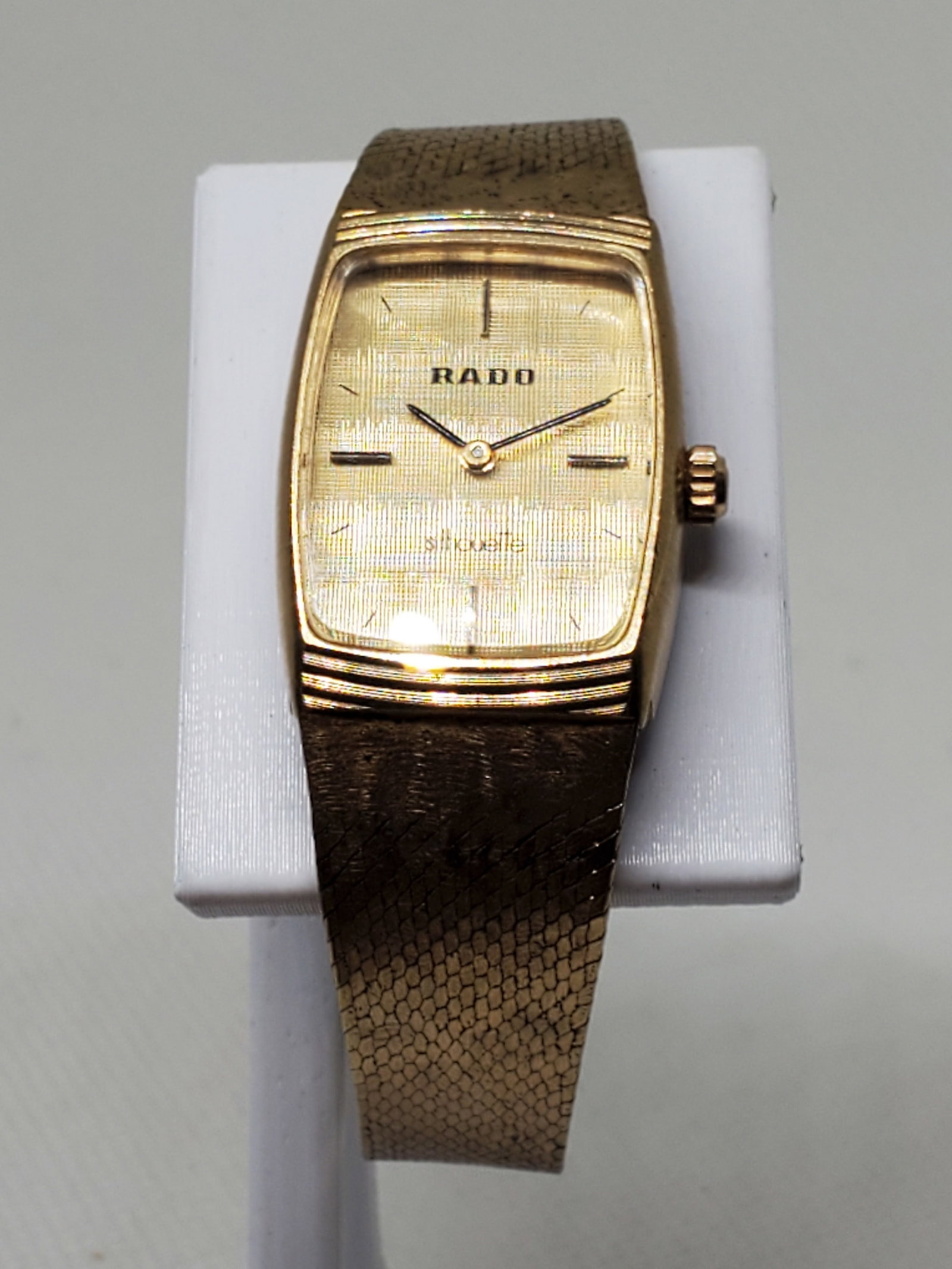 Rado Silhouette Gold Plated Manual Watch, 1970s: The Rado Silhouette (running) is a stunning vintage luxury timepiece that exudes timeless sophistication and exclusivity. Designed for those who appreciate refined elegance, this manual-winding watch