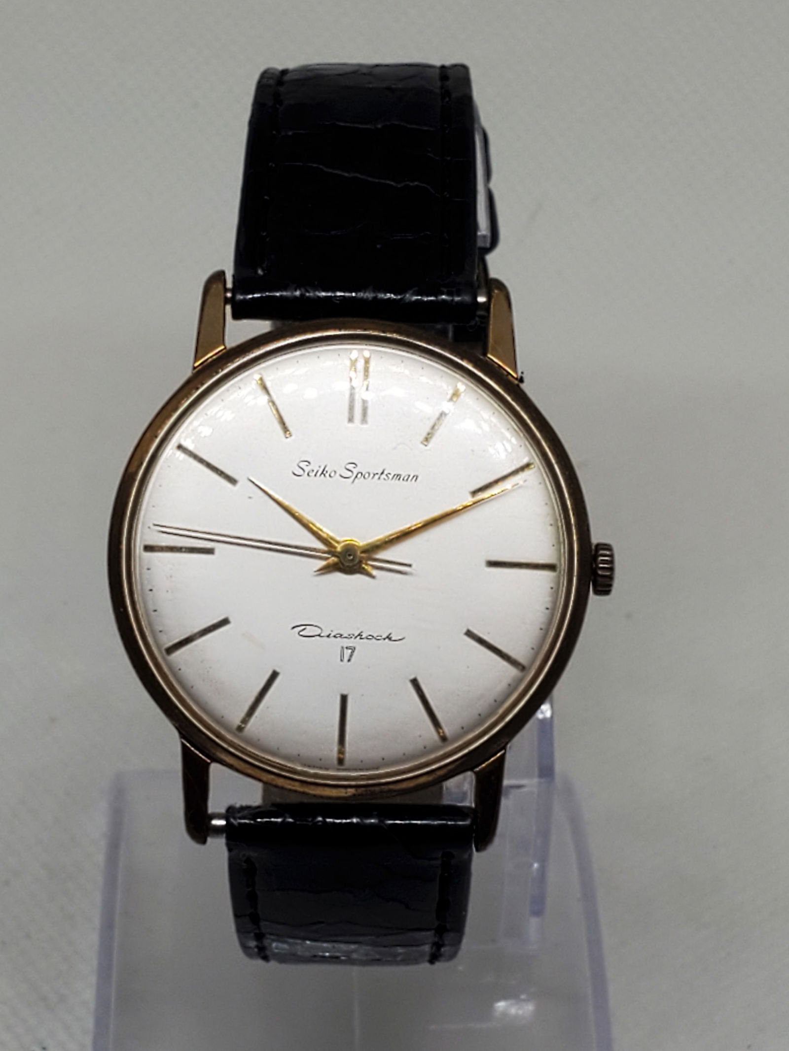 Vintage Seiko Sportsman 17 Jewels Diashock 15019E Manual Gold Plated Watch, 1961: This elegant Seiko Sportsman 15019E embodies the timeless craftsmanship and refinement that made Seiko a leader in precision watchmaking. Produced in March 1961, one of the earliest Sportsman models,